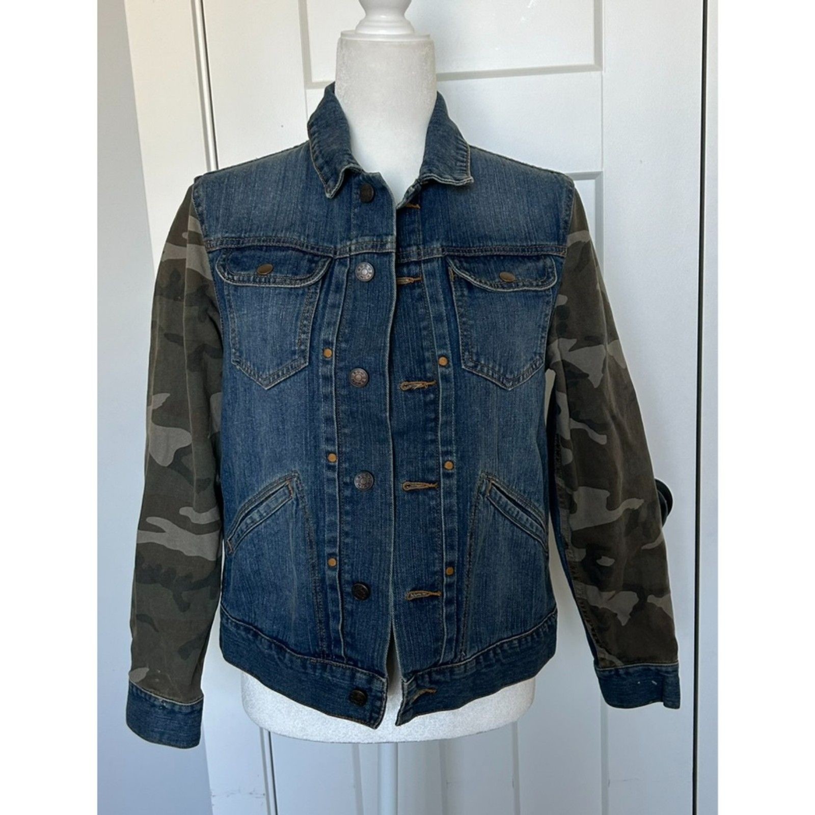 BDG Denim and Camo Jacket Women’s Size M
