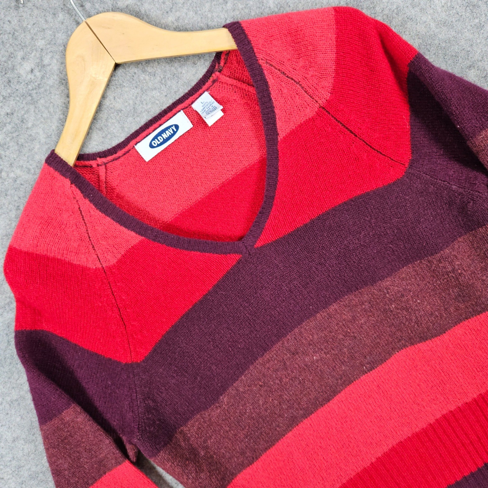 Old Navy Women’s Sweater Size L V-Neck Striped 100% Lambswool Red Purple Winter