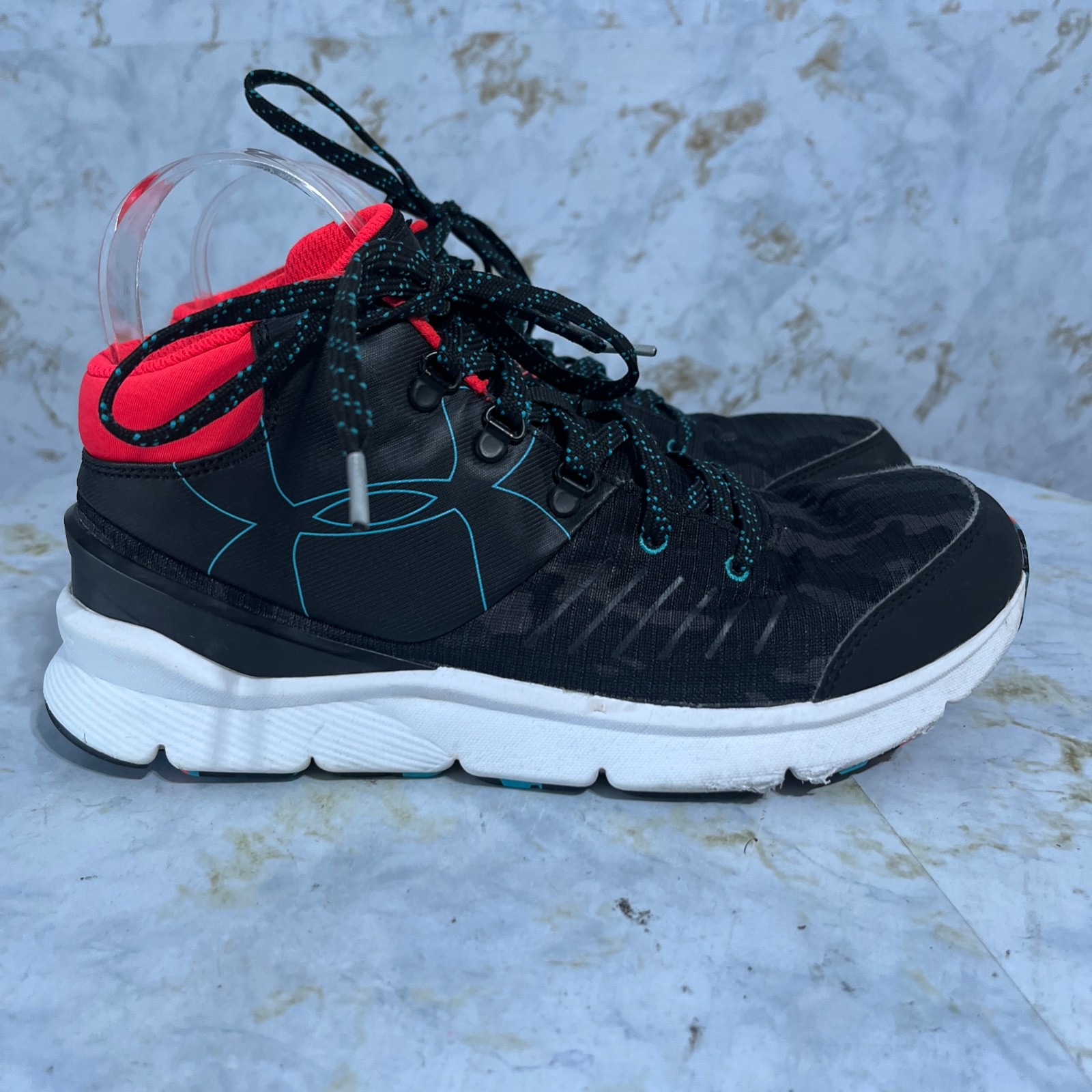 Under Armour Women’s Size 8.5 Running Shoes Black Red Athletic Trainer Sneakers