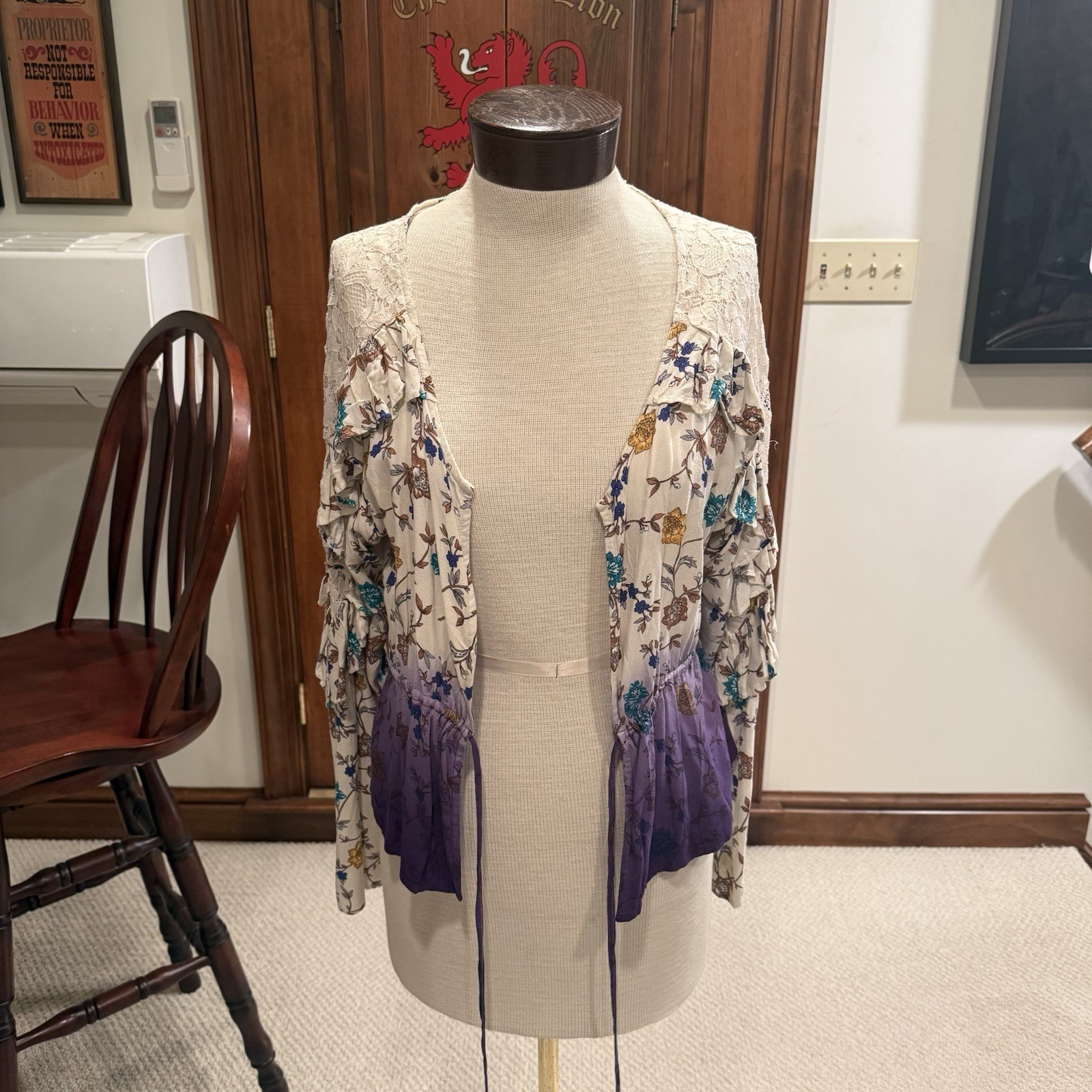 Gimmicks Floral Lace Ruffle Tie-Front Kimono Top Purple Beige Blue L
