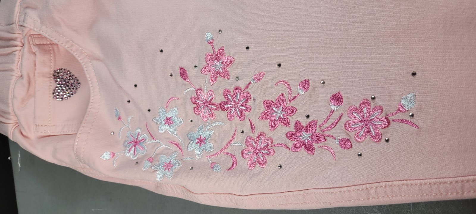 Quacker Factory Dream Jeannes Pink Floral Embroidered Stretch Pull on Jeans 2X