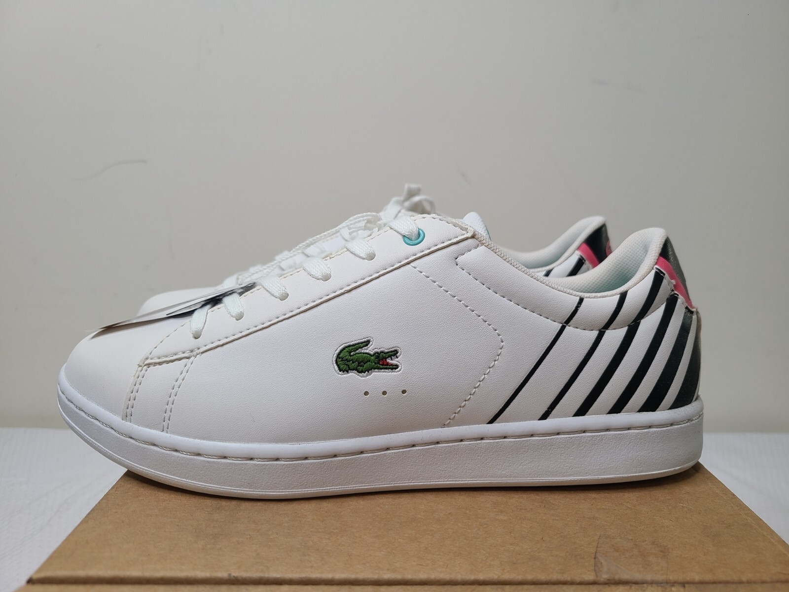 Lacoste Women’s White Black Carnaby EVO 118 2 Sneakers Size US 5.5 No Box
