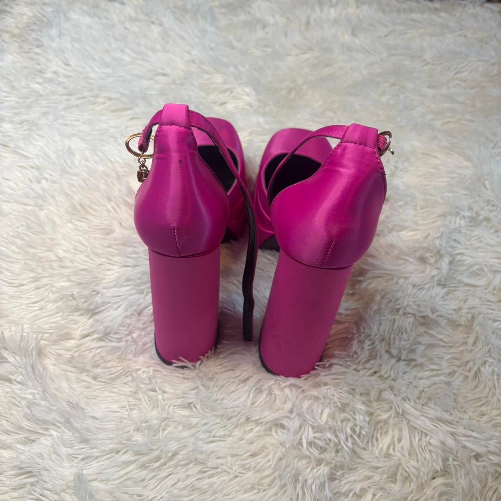 Unbranded Women’s Pink Courts