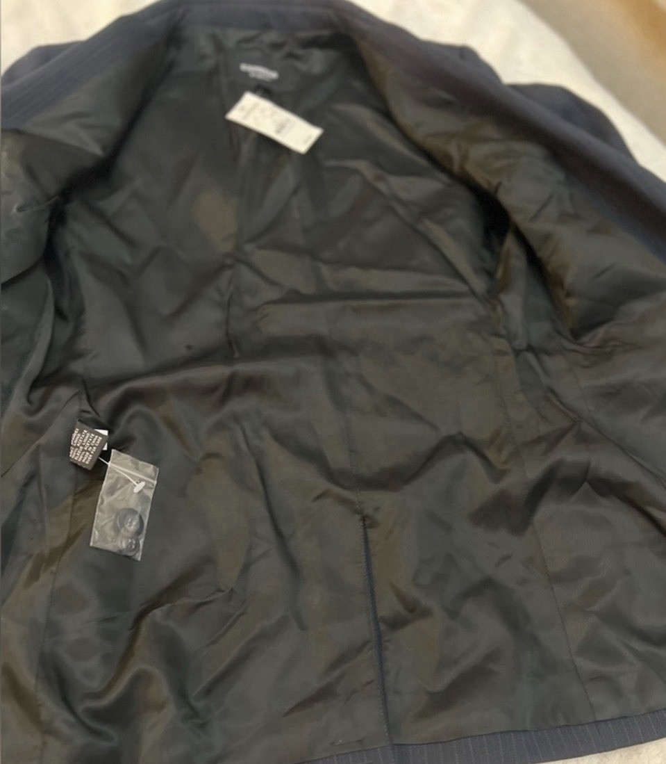 NWT Express Stretch Blazer With Pin Stripes – Women’s Size 1/2