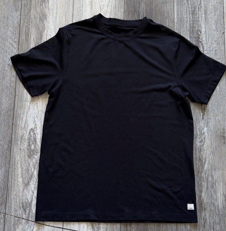 Vuori T Shirt Black Strato Tech Tee Shirt Short Sleeve Athletic M Euc