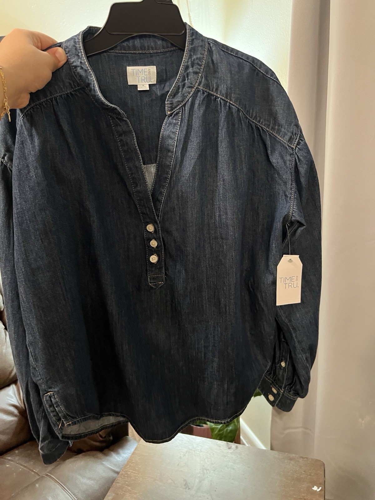 Time and Tru Women’s Popover Denim Top with Long Sleeves, Size S