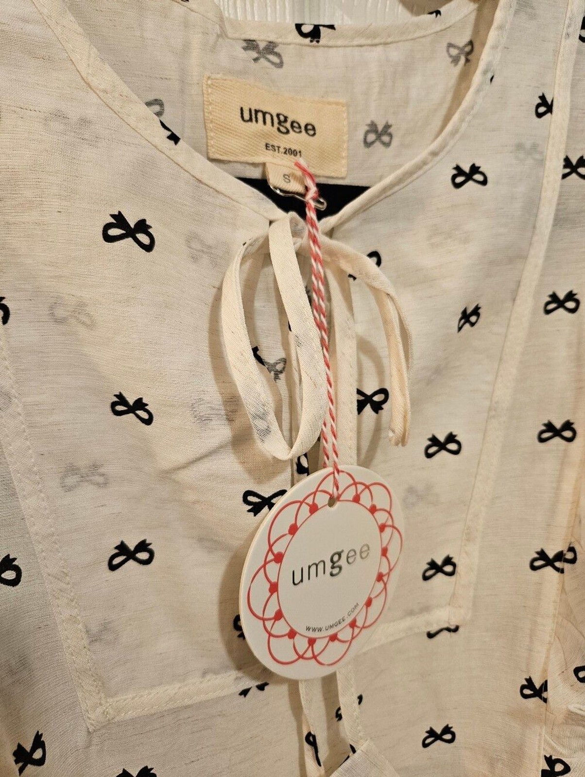 Umgee White Blouse with Black Bow Print Size Small