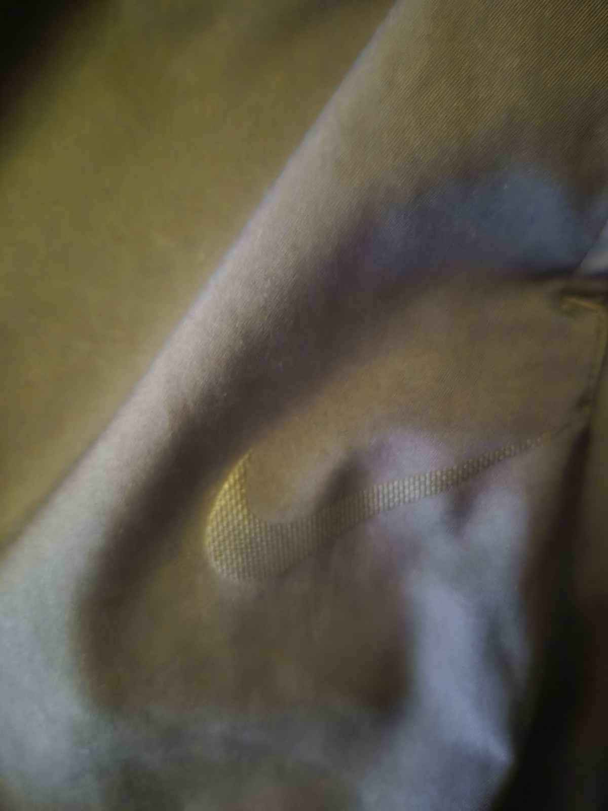 (Size Large)athletic jogger pants featuring an elastic waistband