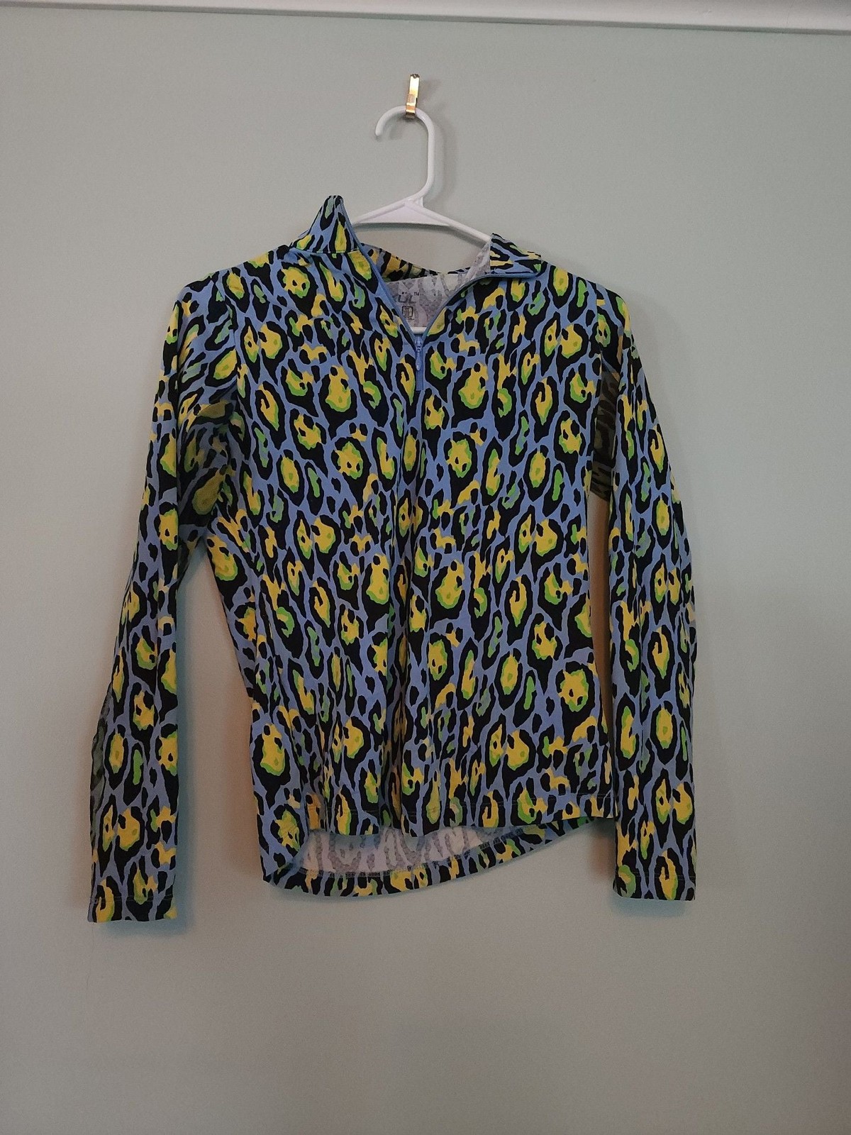 IBKUL Gemma Long Sleeve Mock Neck Golf Shirt in Multi Leopard Print