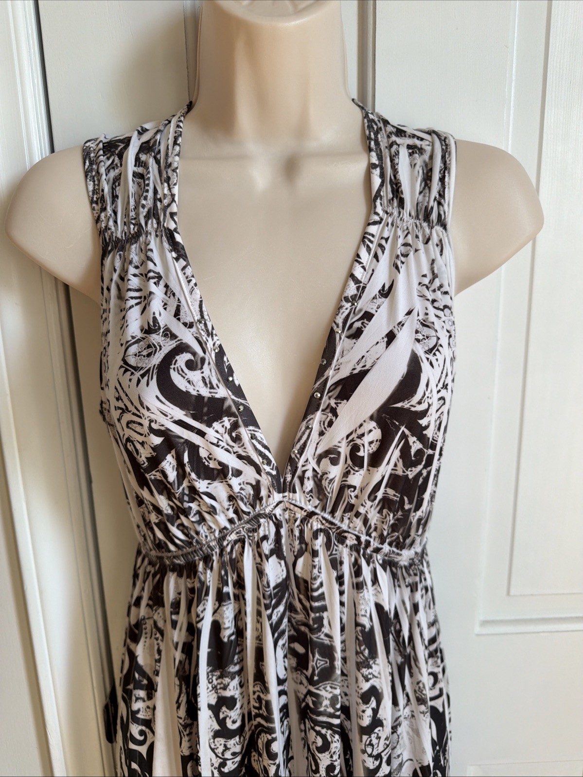 Oneworld Maxi Dress Size M Stretch Silky Jersey VNeck Empire Waist Black Floral