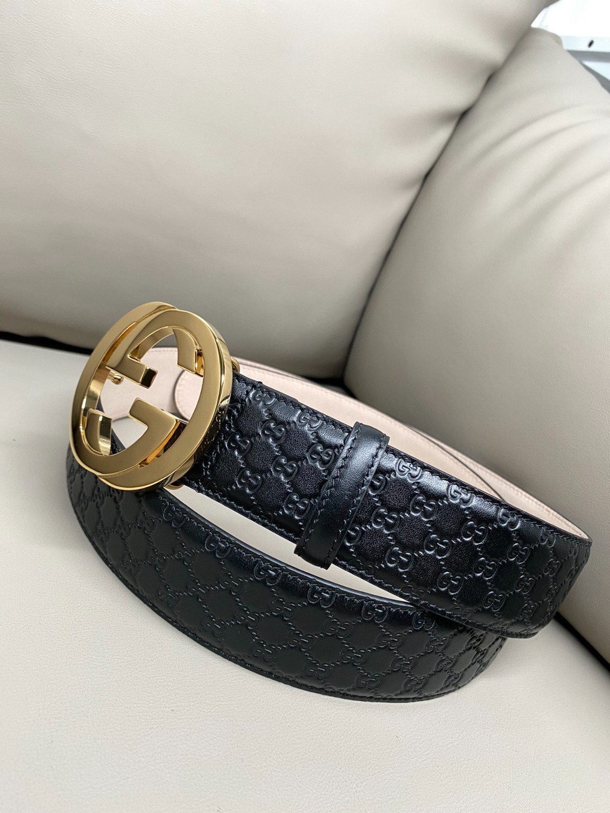 100% Authentic Gucci Black Leather Belt
