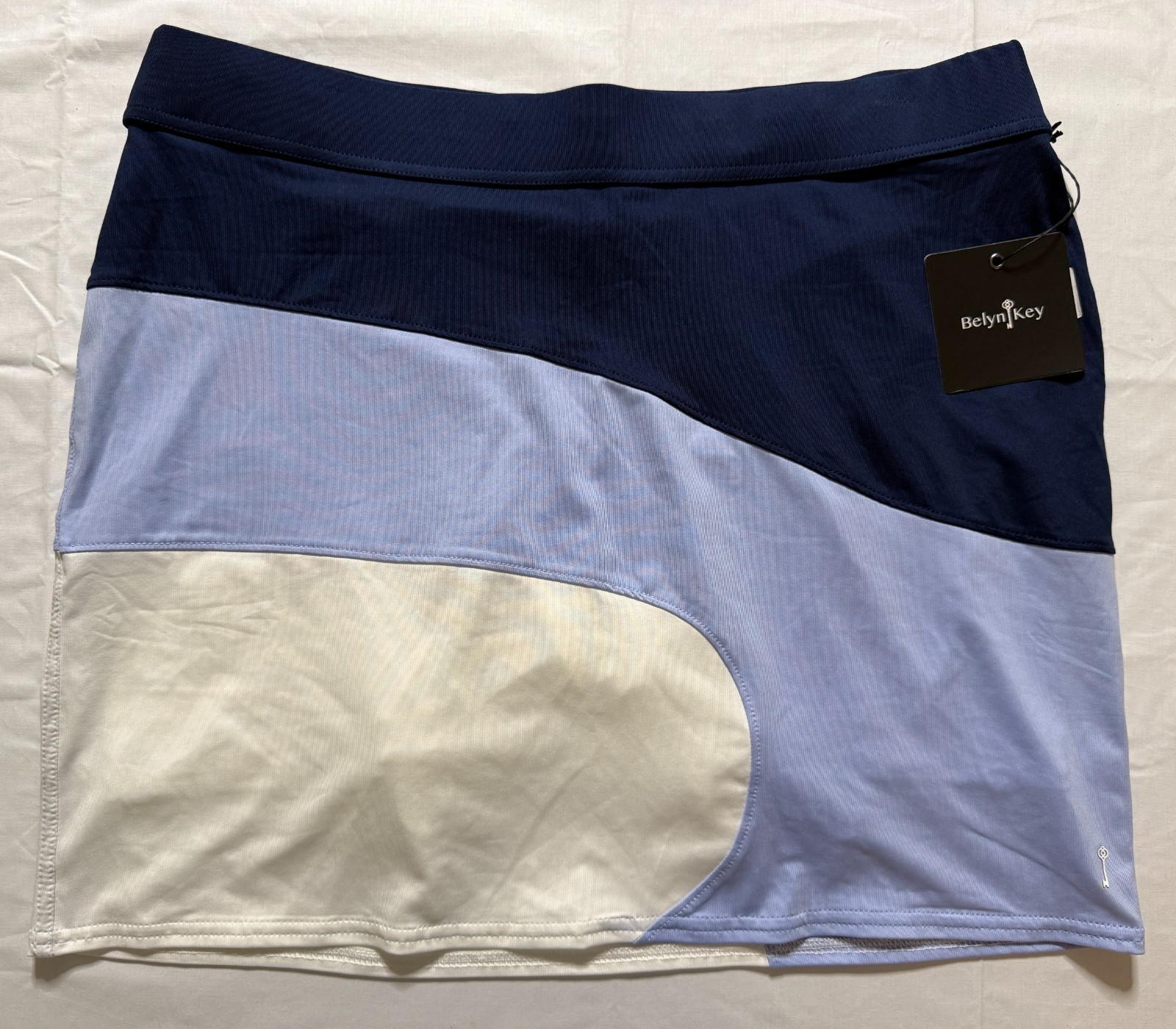 NWT WOMEN’S BELYN KEY GOLF SKORT/SKIRT – SIZE: X-SMALL – NVY / B BL / WH (M5.3)