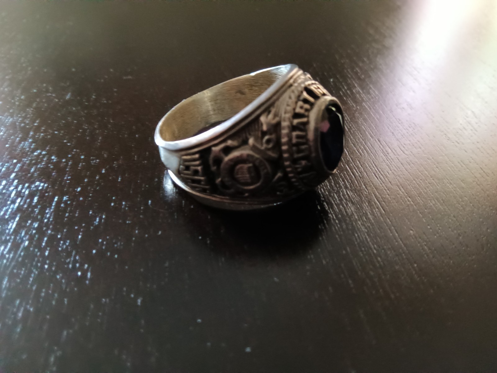 USCG AUXILIARY MEN’S RING PRE-OWNED GOLDTONE UNKNOWN ALLOY AND VINTAGE SIZE 13
