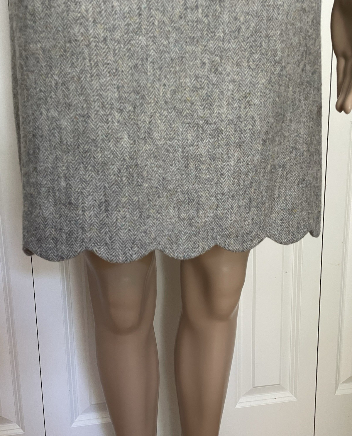 Talbots 12P Gray Herringbone Wool Viscose Blend Scalloped Hem Pockets Skirt