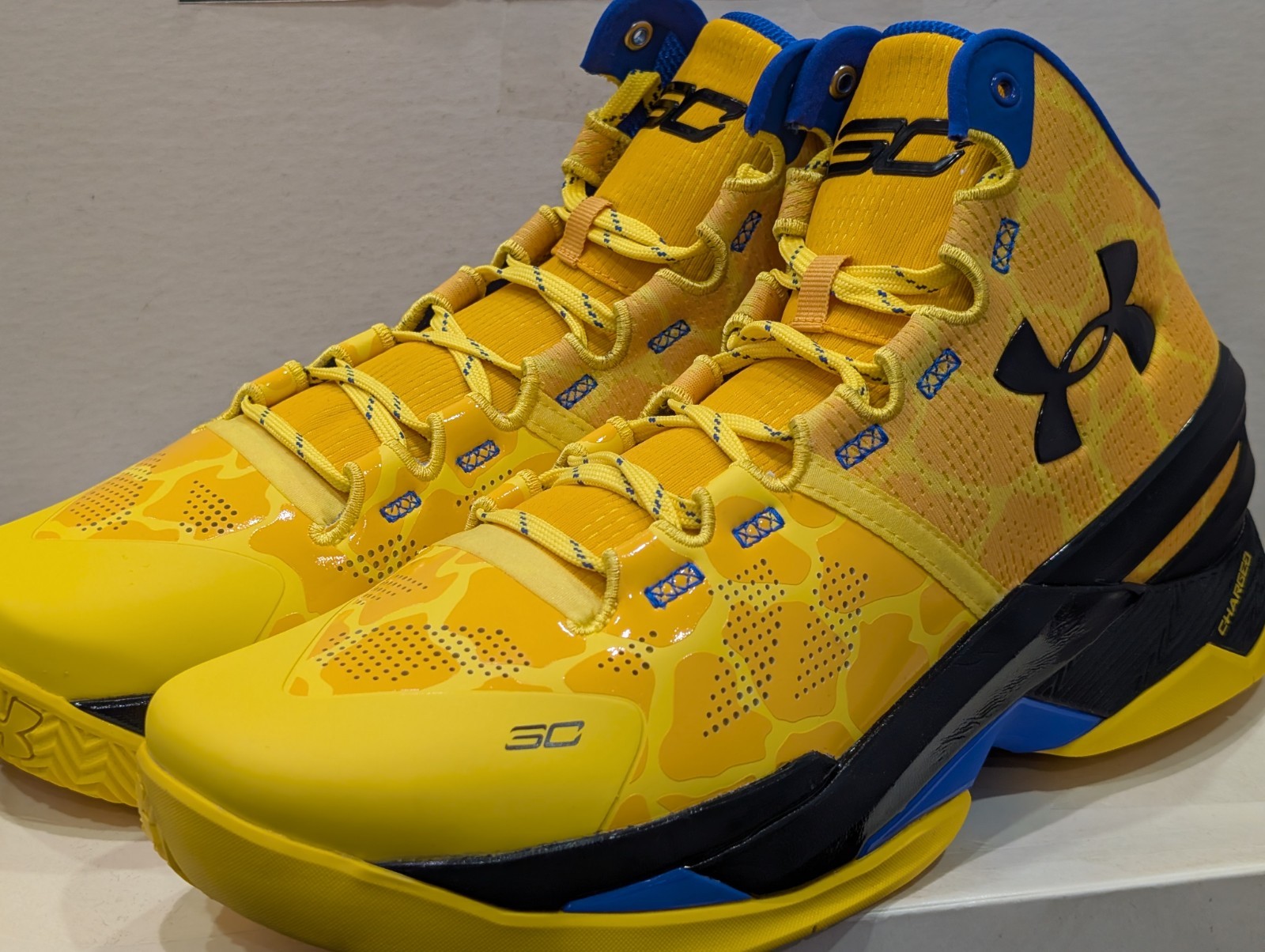 Under Armour Men’s Curry 2 Retro – Double Bang – Size: 11 – 3026281 700 – Gold