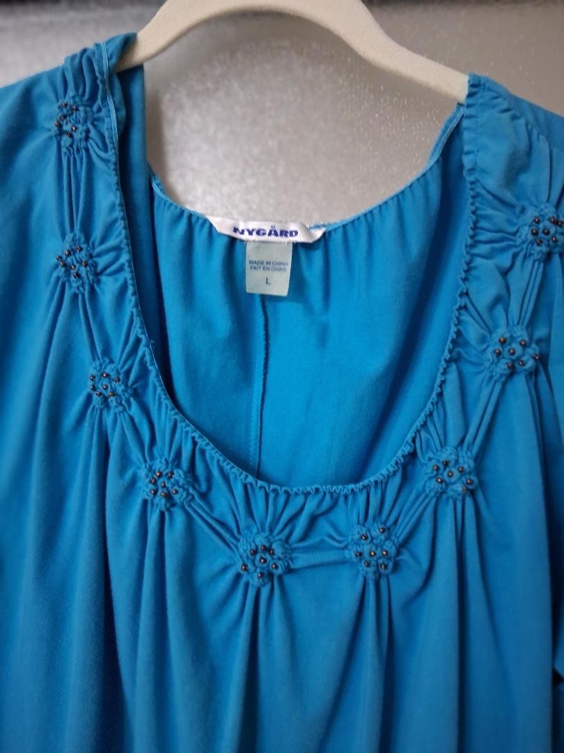 Peter Nygard Large L Blue Top 3/4 Sleeve Scoop Neck with bling EUC