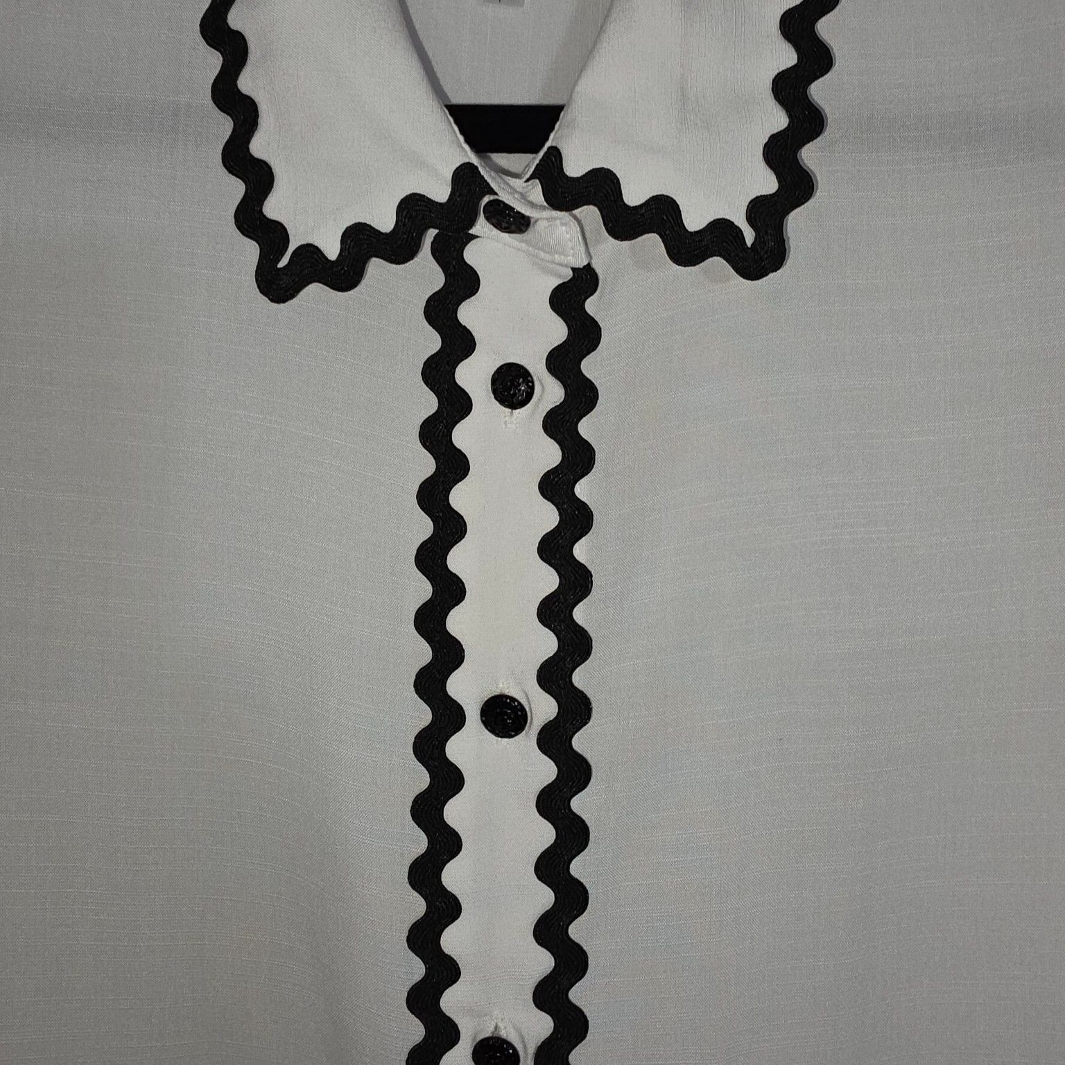 Karl Lagerfeld Paris S White Black Ric Rac Trim Button Blouse NWT MSRP $109