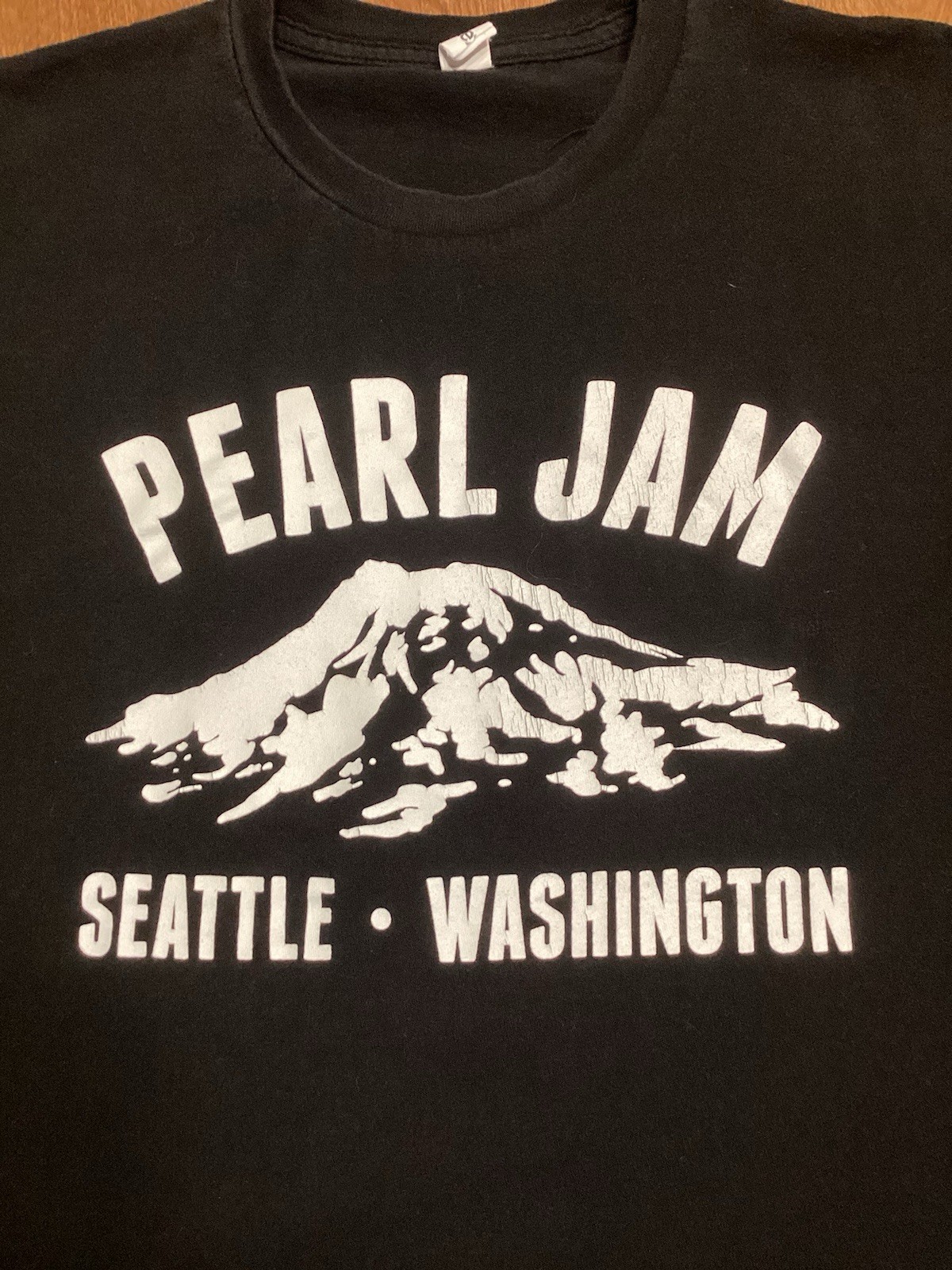 Pearl Jam Shirt Size XL Black Mt Rainier Seattle Washington