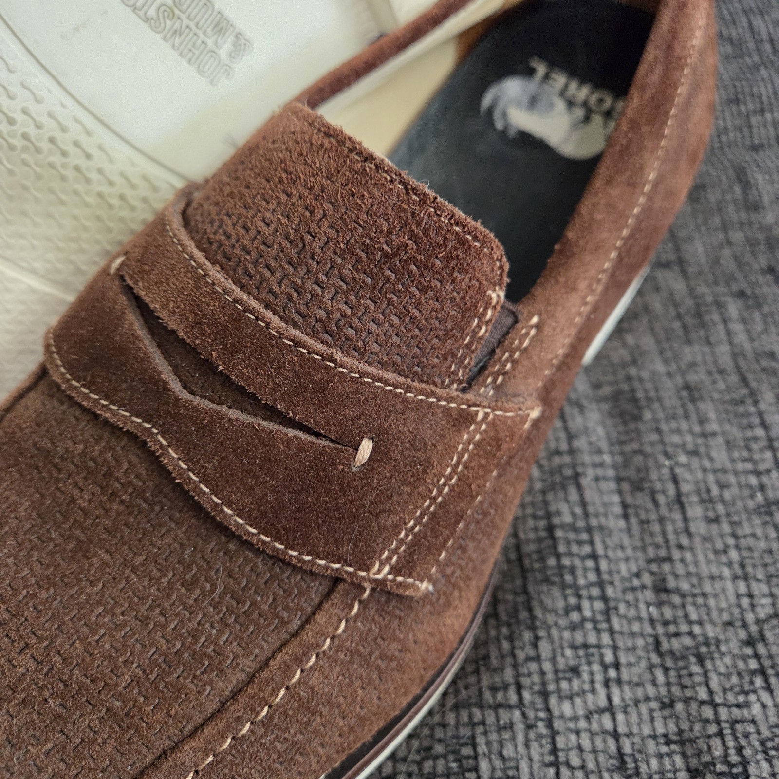 JOHNSTON & MURPHY Men’s Sz 9.5 Brown Suede Leather Slip On Loafers Shoes EUC