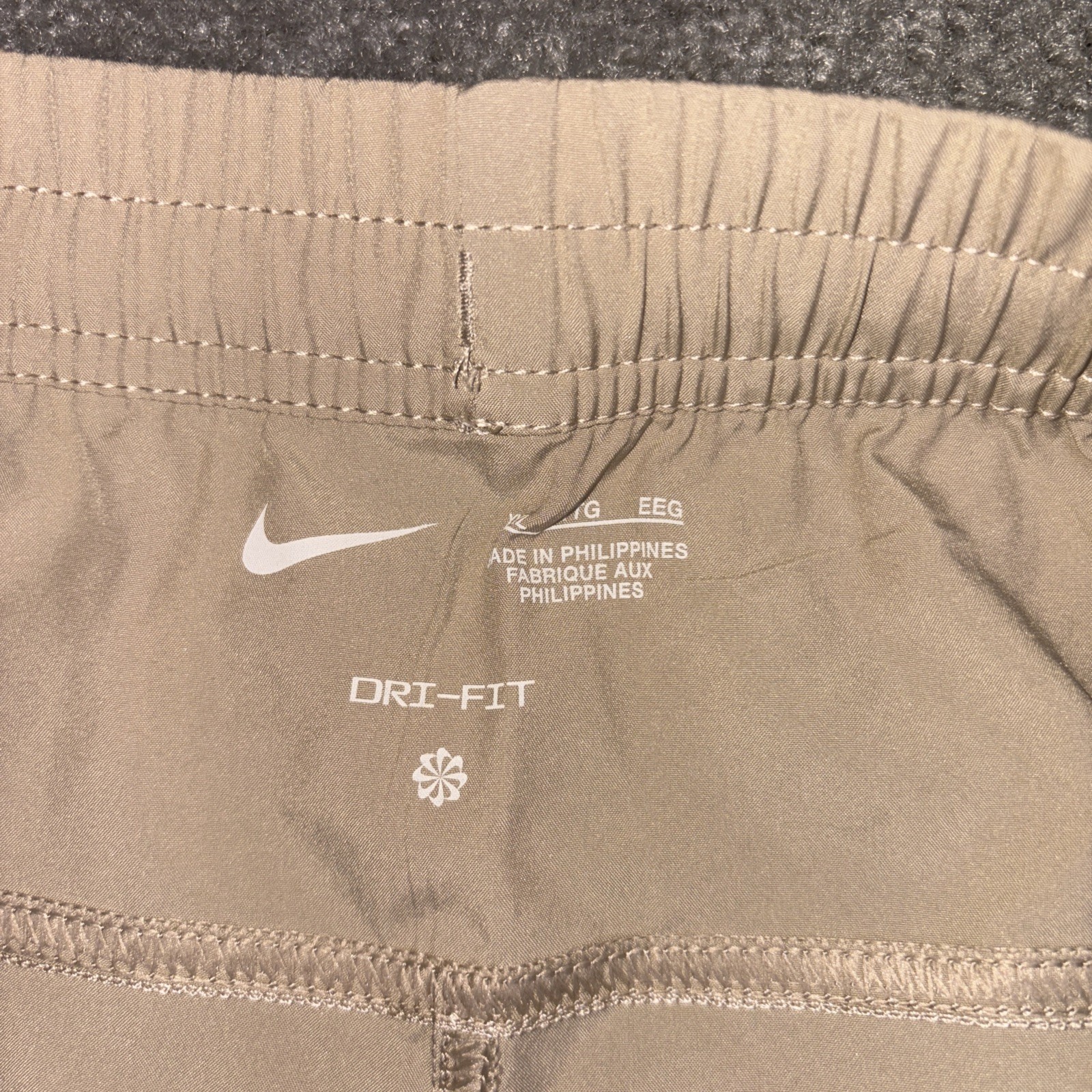 Nike Form Dri-FIT 5″ Unlined Versatile Shorts Size XXL Khaki Brown FN4347-247