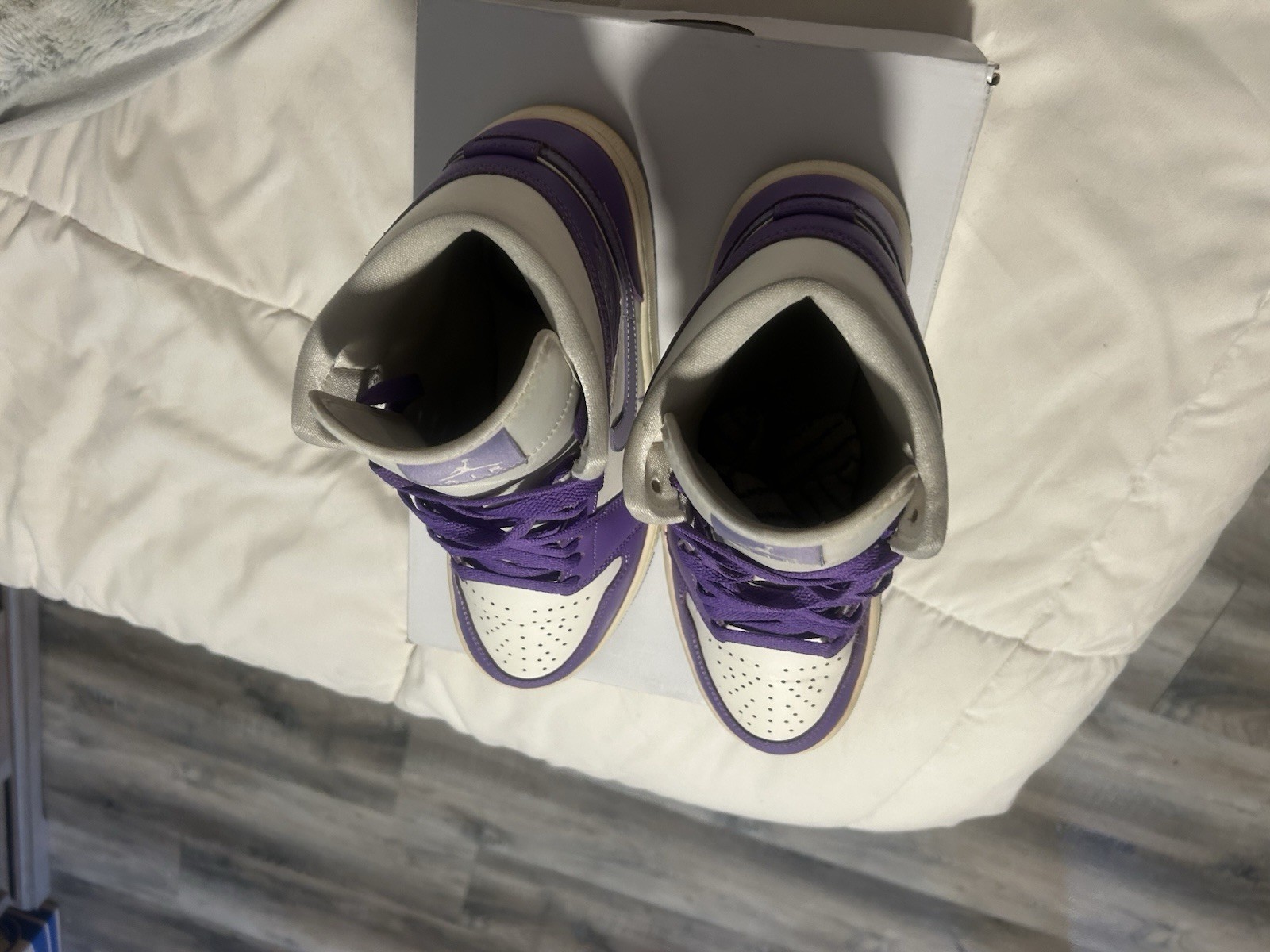 WMNS Air Jordan 1 Mid Grape/Sky J L T Purple. Women’s 8.5
