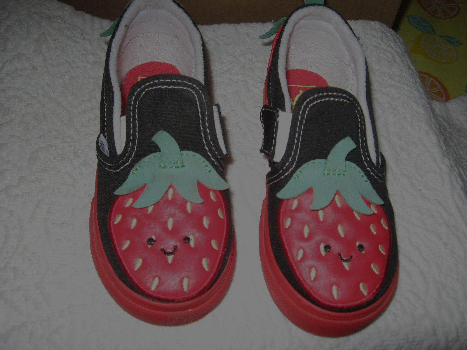 VANS / Kids Toddler Slip-On Shoes Size 10 V Berry Fruit Red/ Black/Green