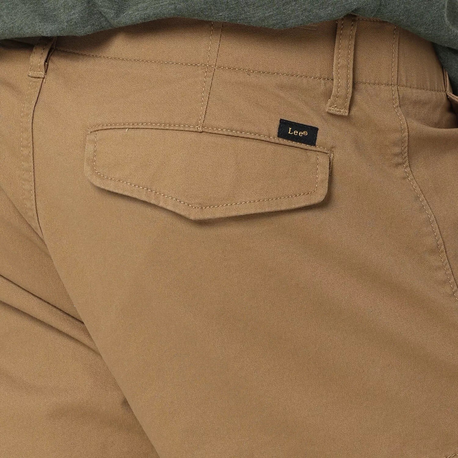 Lee Men’s Motion Stretch Regular Fit Straight Leg Cargo Pant – Size/Color Varies