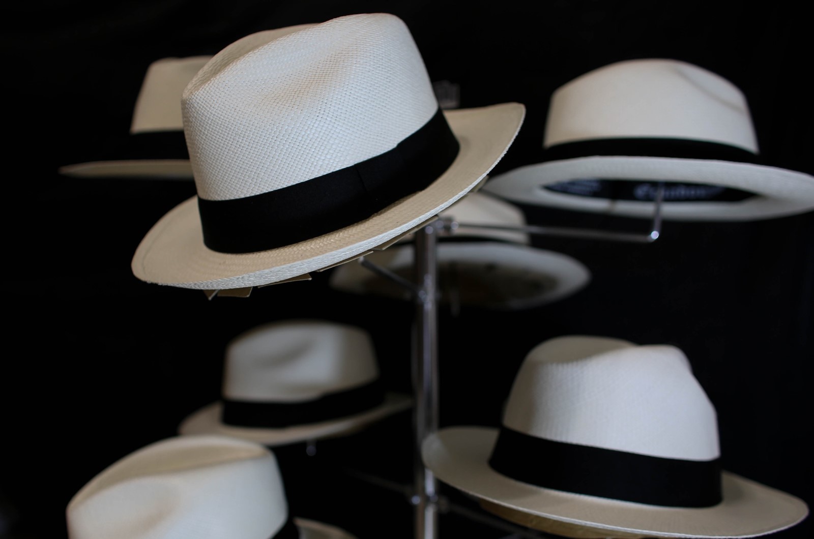 GENUINE ECUADOR MONTECRISTI” PANAMA HAT ” – 100% HANDMADE WITH TOQUILLA STRAW