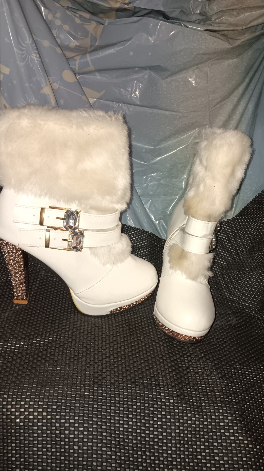 Women’s Fux White Fur High Heel Platform Boots Size 8
