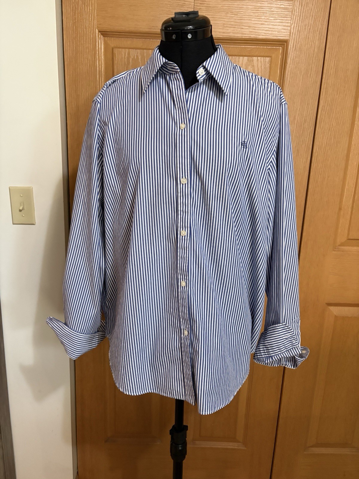 Lauren Ralph Lauren Women’s Non Iron Shirt Size XL Button Up Blue White Stripe