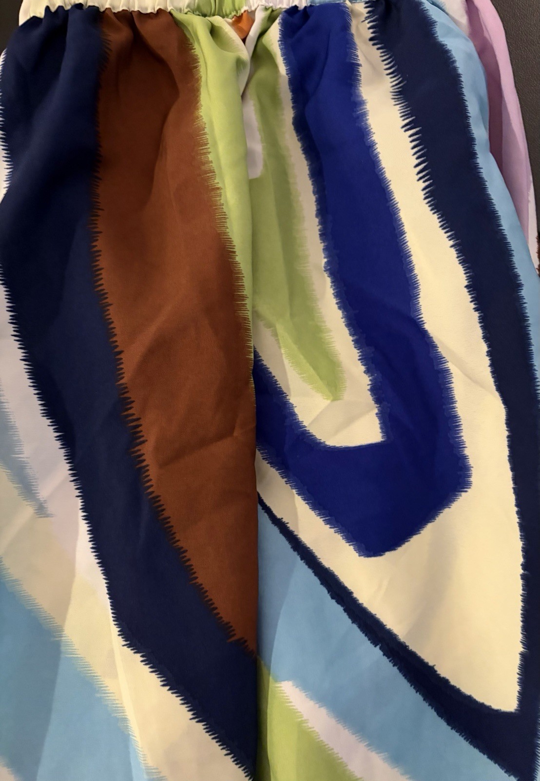 *Preloved* Women’s Wavy Pattern Skirt