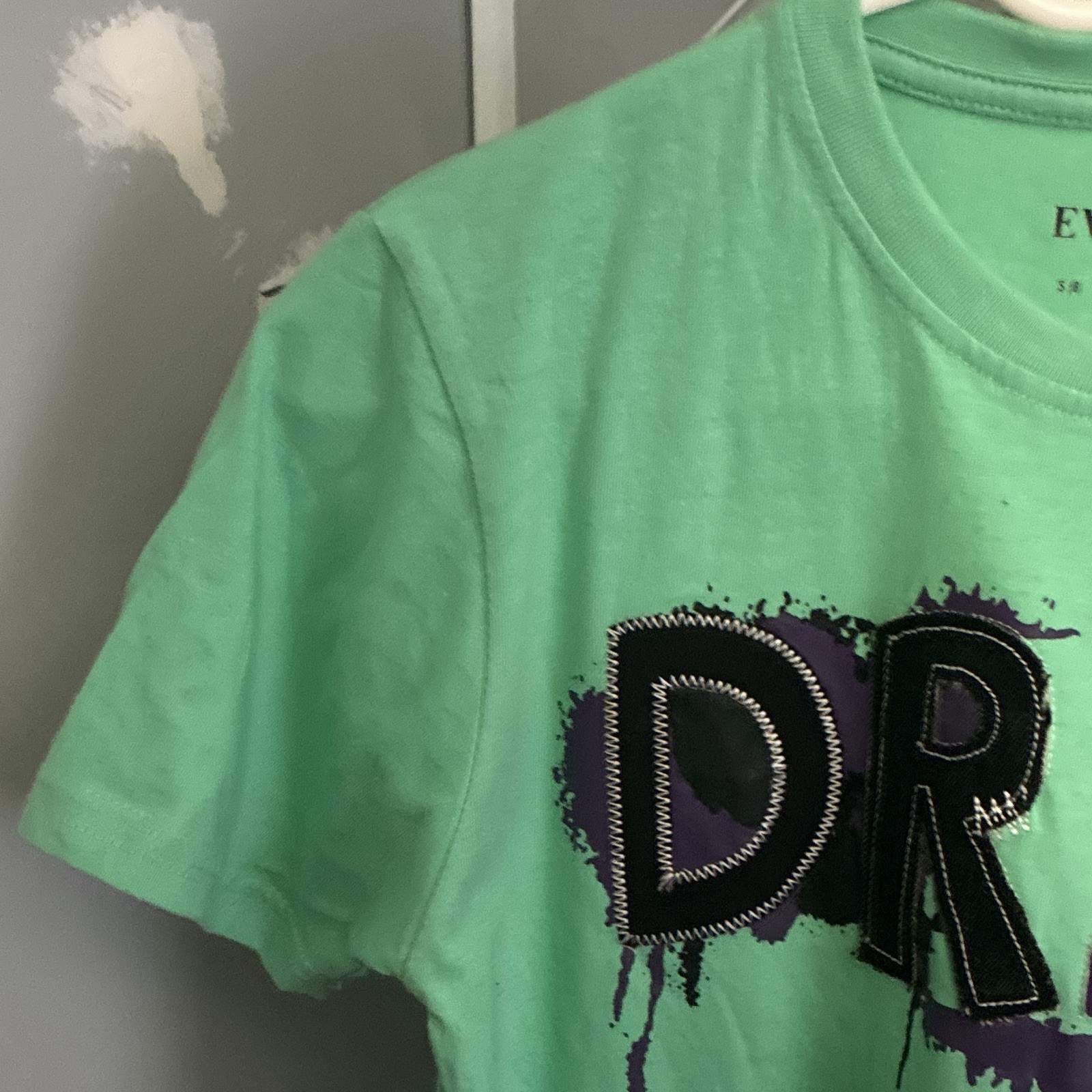 NWT Evolution In Design kids Green DRIP Graphic Crewneck Tee Size XL (18-20)