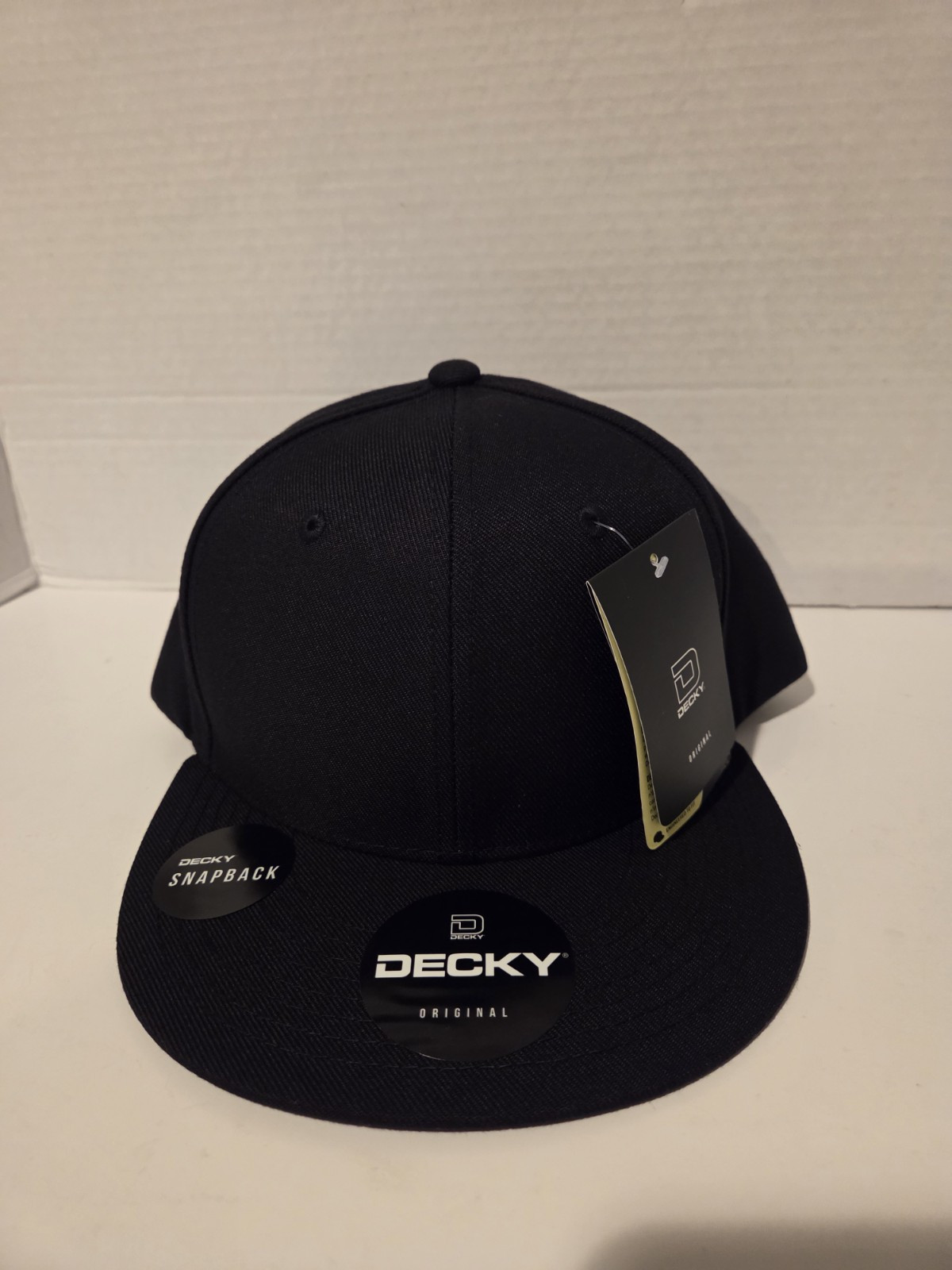 Decky 351 – Blank 2-Tone Snapback Hat, 6 Panel Flat Bill Polyester Black