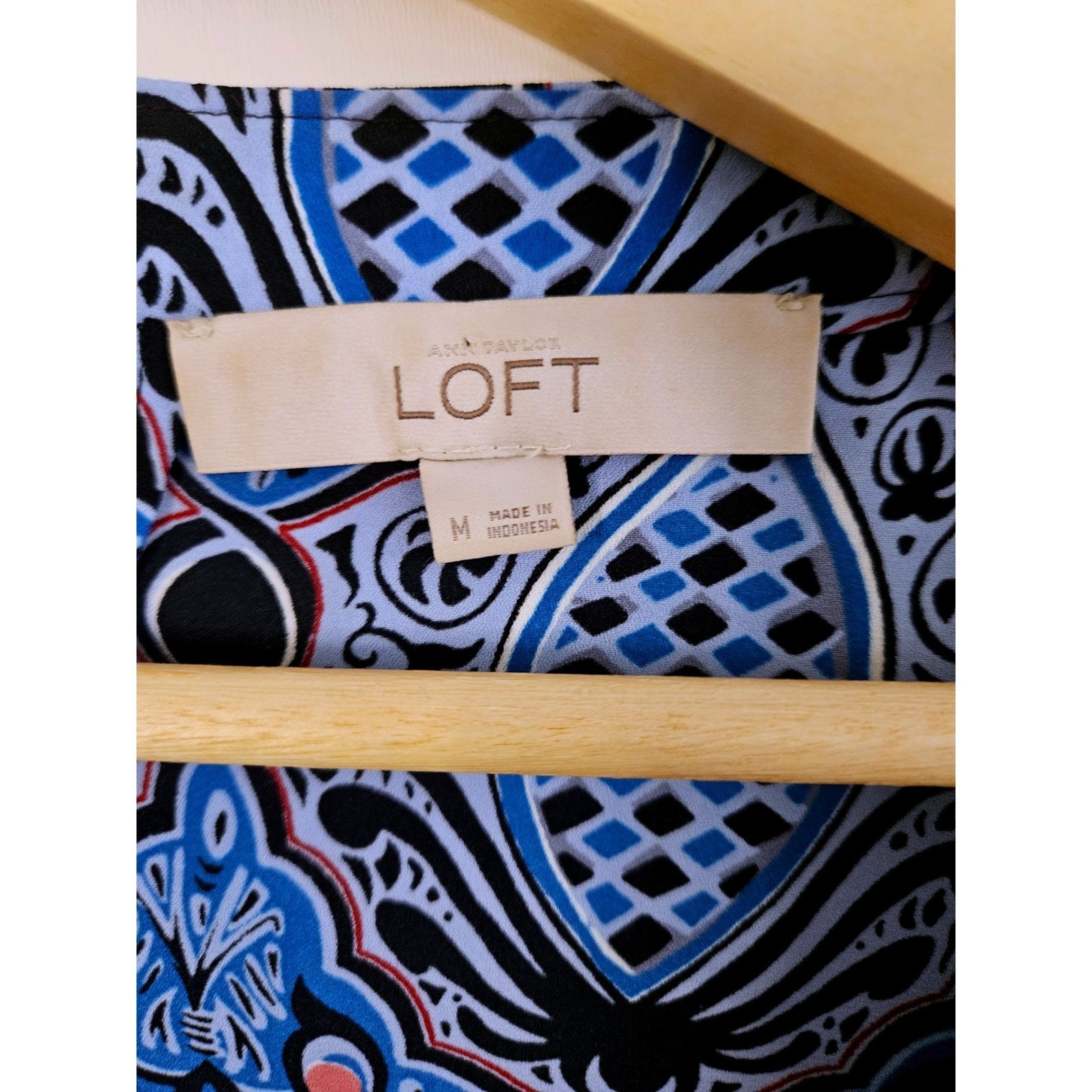 LOFT Paisley Blouse Size Medium Blue Orange Boat Neck Long Sleeve Top Shirt Poly