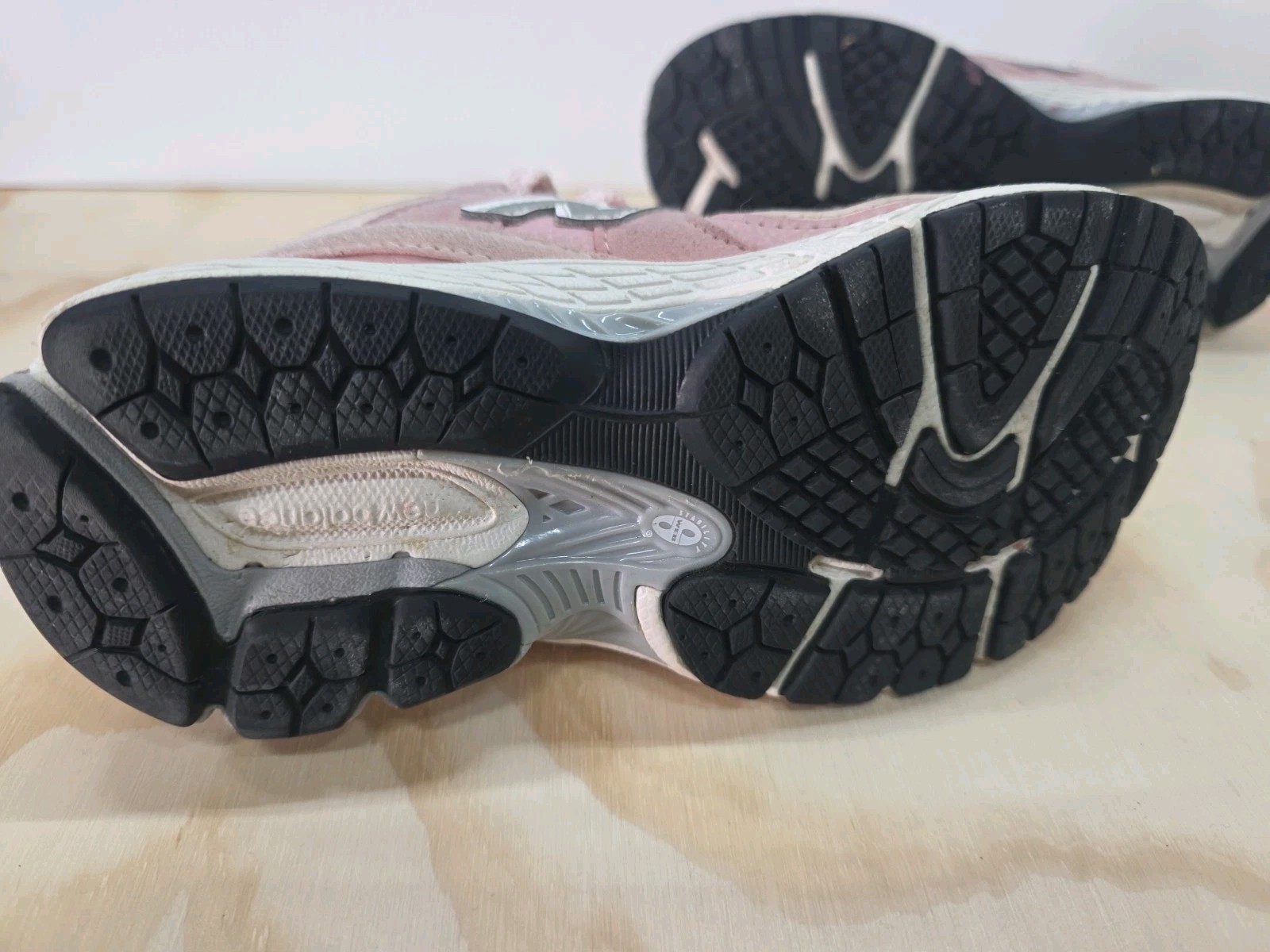 New Balance Pink Gray 2002R Girls Athletic Running Shoes Sneakers Size 13 Shoe