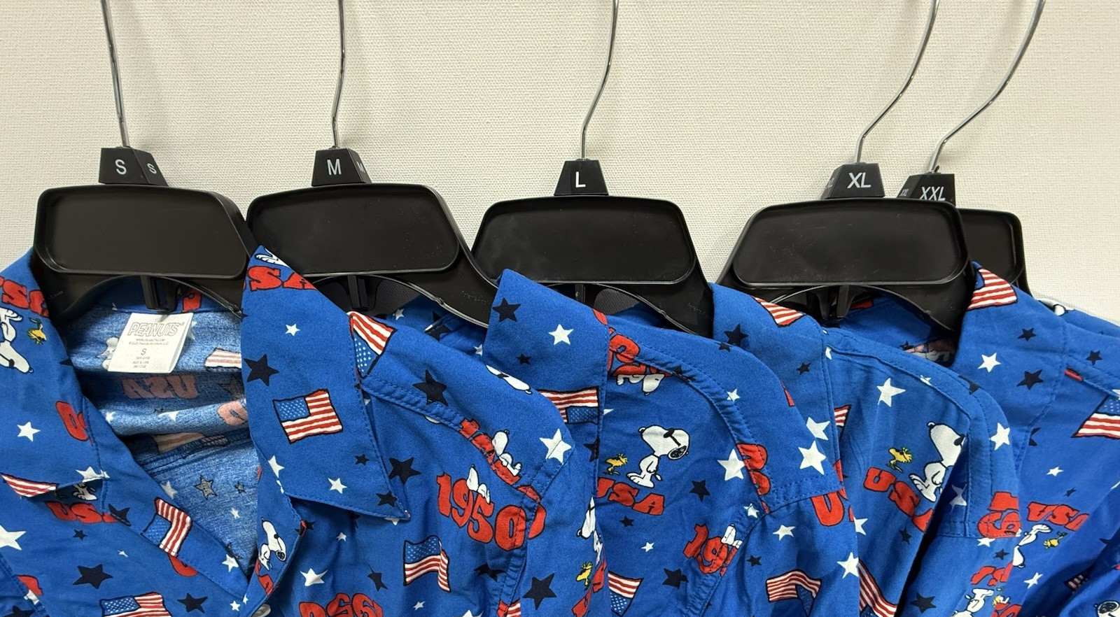 Peanuts Snoopy and Woodstock Patriotic Short Sleeve Men’s button down- New!!
