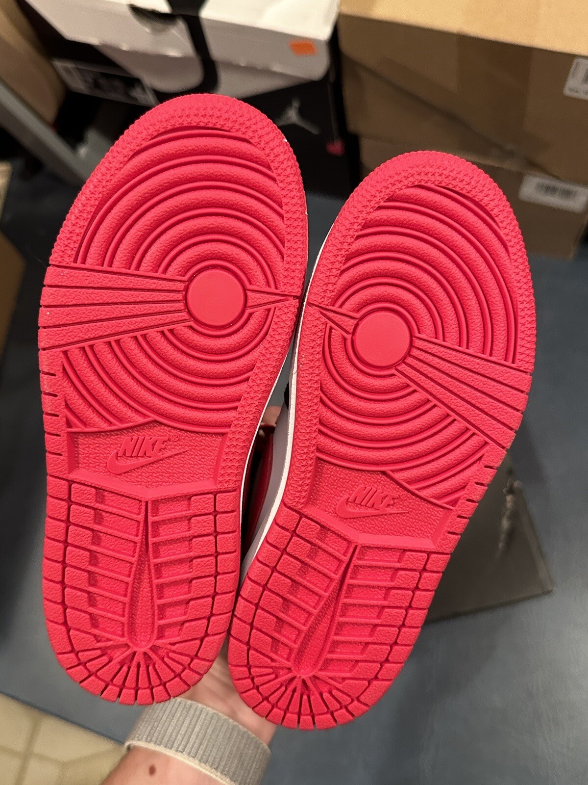 Size 11.5C – Nike Air Jordan 1 Mid Very Berry Red Black White 640734-016
