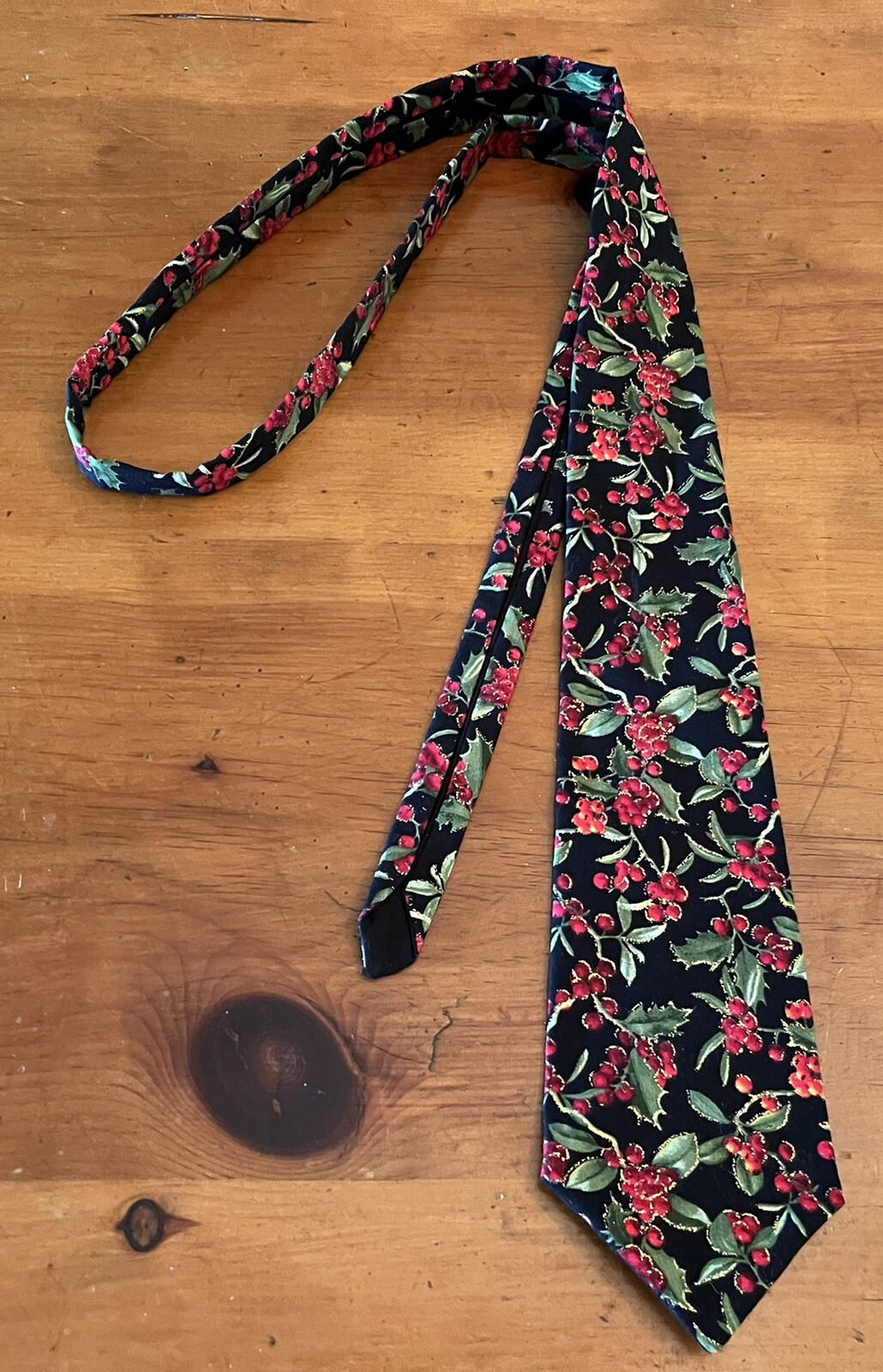 Christmas Neck Tie Artisan Handcrafted USA Cotton 58”x 3.5” Holly Berry Winter