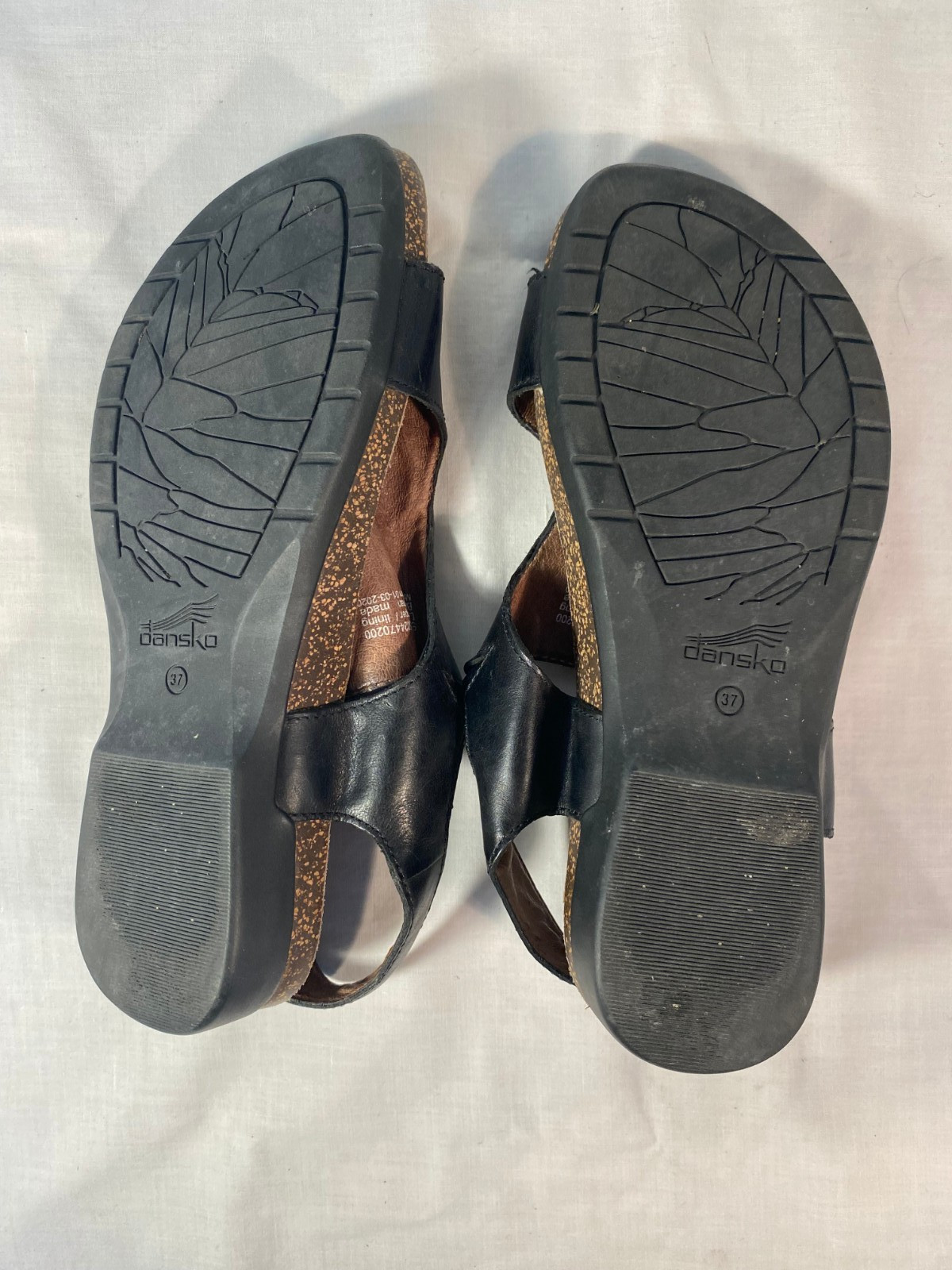 DANSKO Reece Waxy Sandals Women’s Black Leather – EU 37 (US 6.5-7)