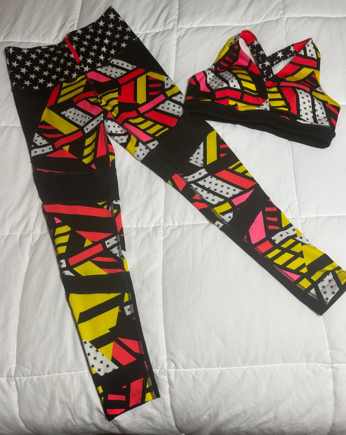 ZUMBA 2 Pc. Set! High Waisted Leggings + Sports Bra. Multi-color. zipper waist