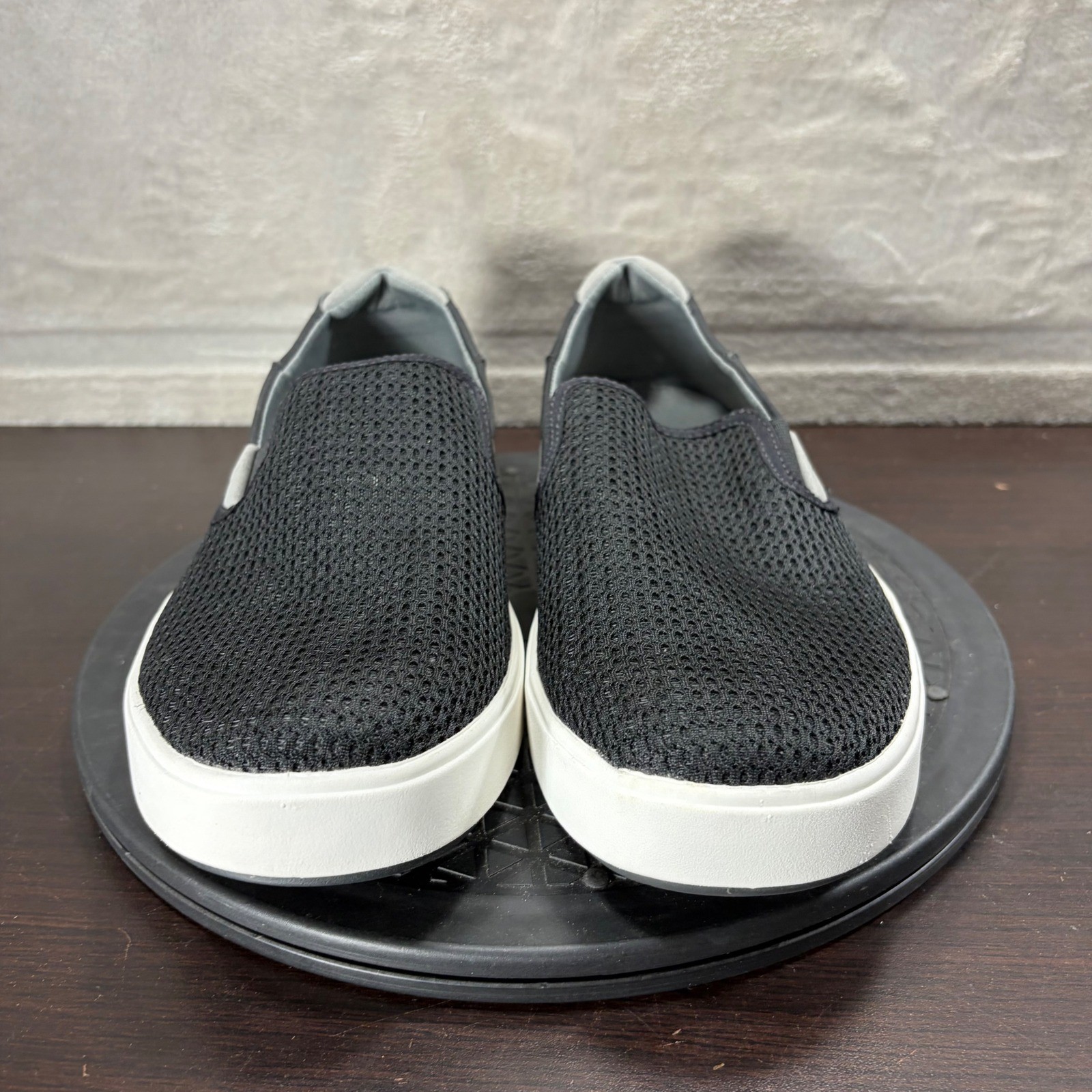OluKai Lae’ahi Black Mesh Slip On Casual Sneakers Mens Size 10.5 EUC