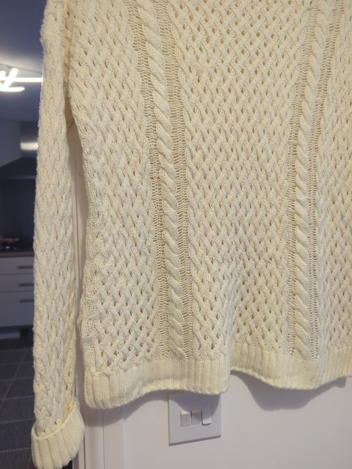 “SPAO” Teen-Unisex Lge Knit Jumper. Beige. M. 52cm p to p. 58cm long. arm 50cm