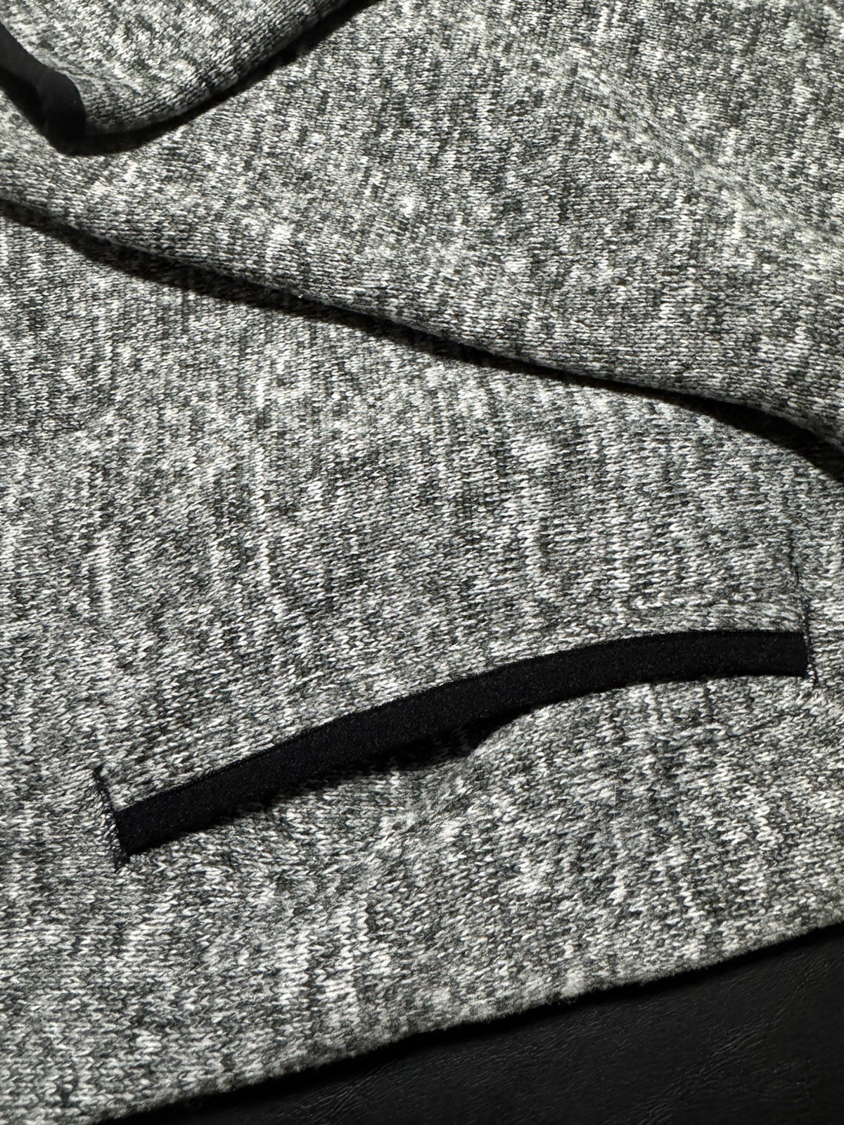 Eddie Bauer 1/4 Zip Black Grey Sweater Men’s L Pullover Long Sleeve Mock Neck