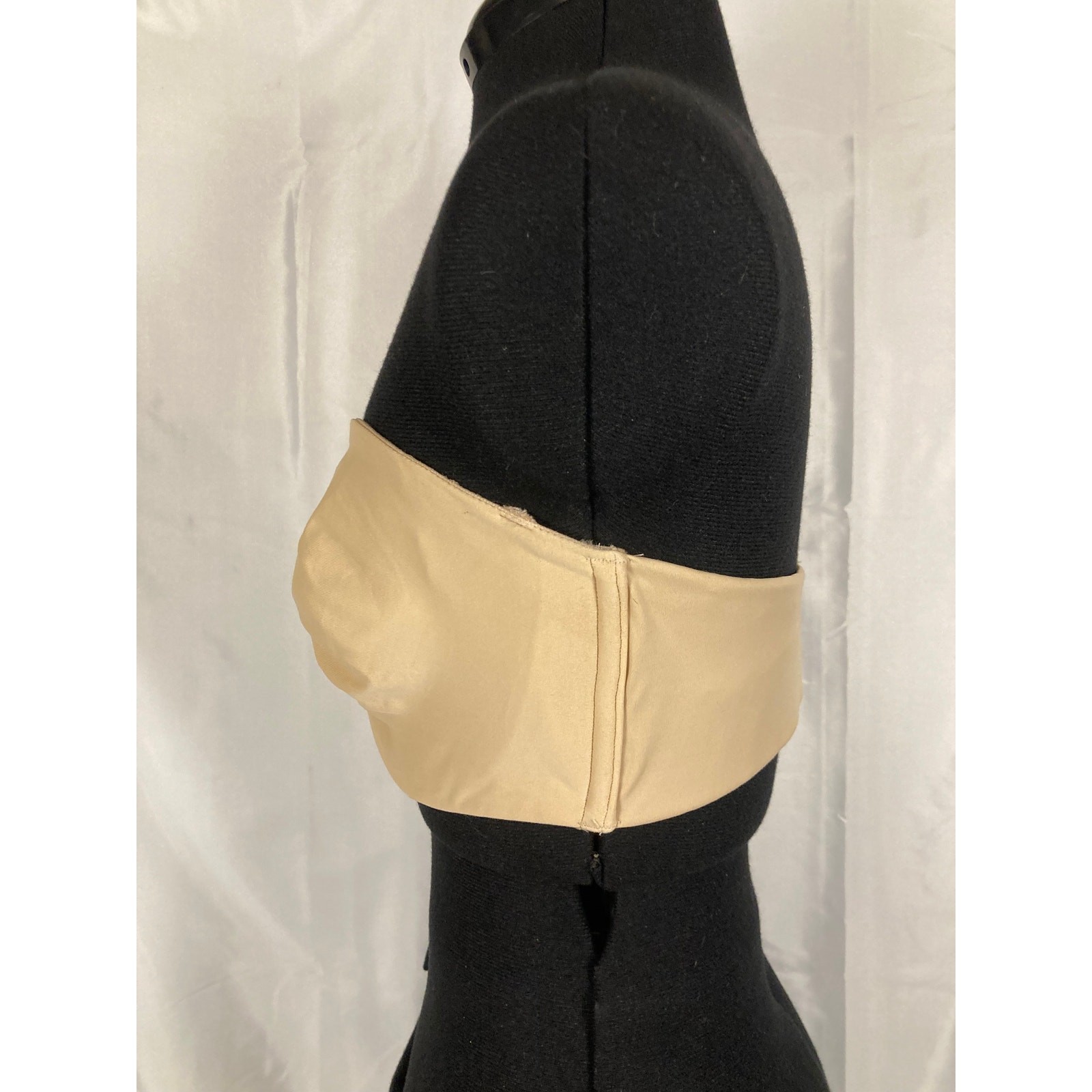 38D silicone grip all the way around strapless bandeau bra tan beige kaki nude