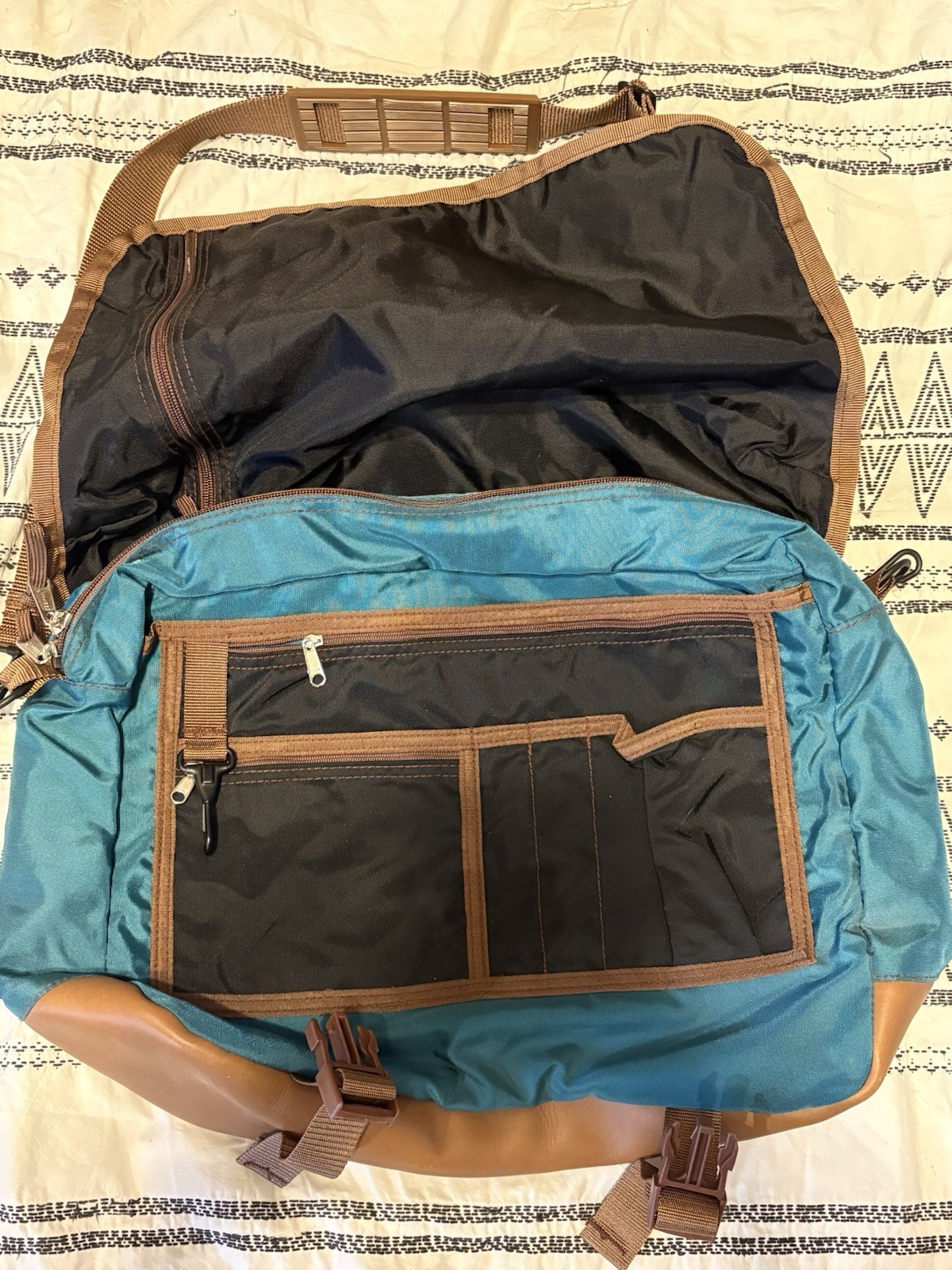 L.L.Bean Blue/Brown Messenger Bag Buckle Zip Inner Pockets Organizer Strap