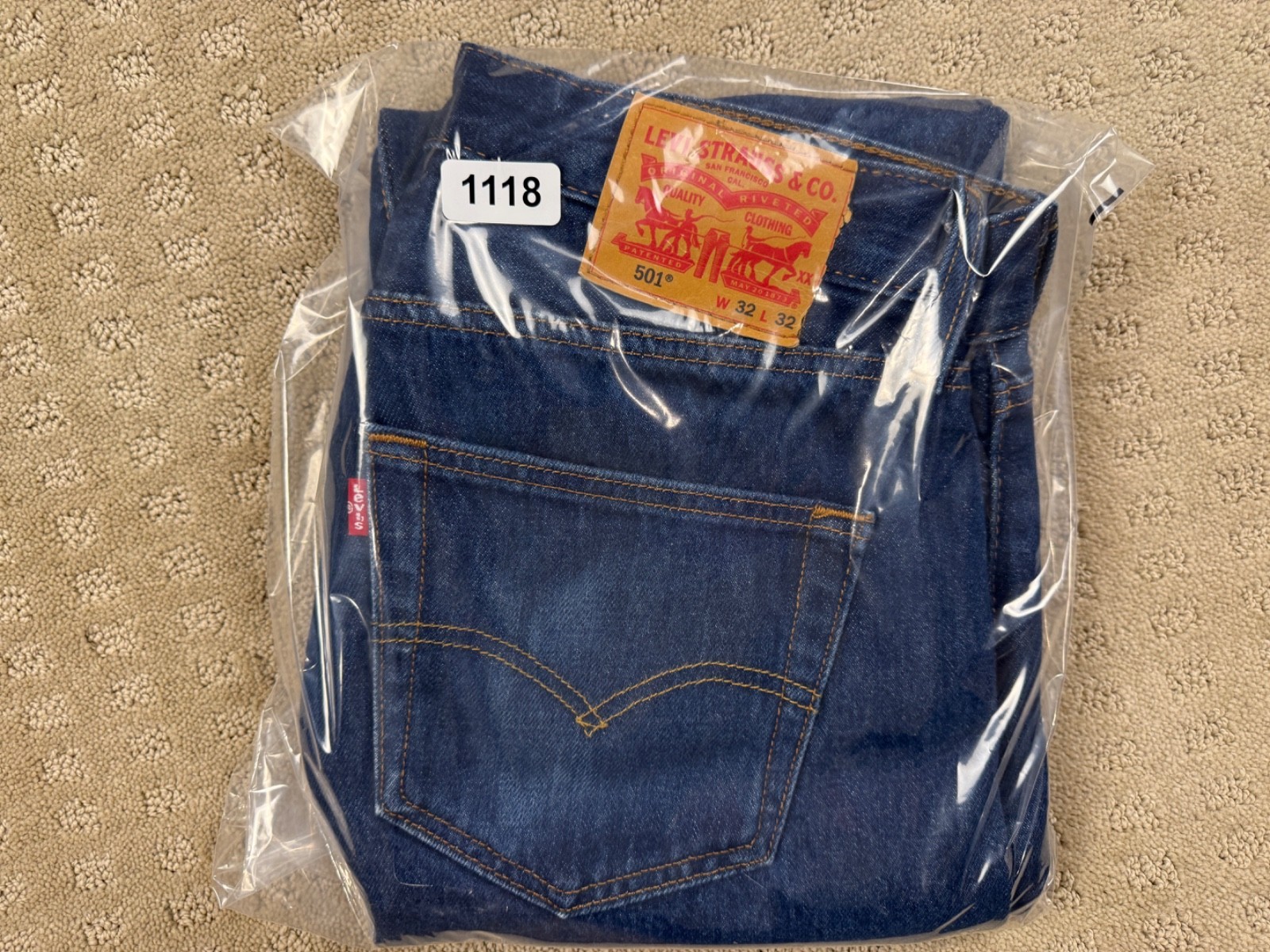 Men’s Levi’s 501 Jeans Button Fly Medium Wash Blue Denim Modern LVC 33×27 #1118