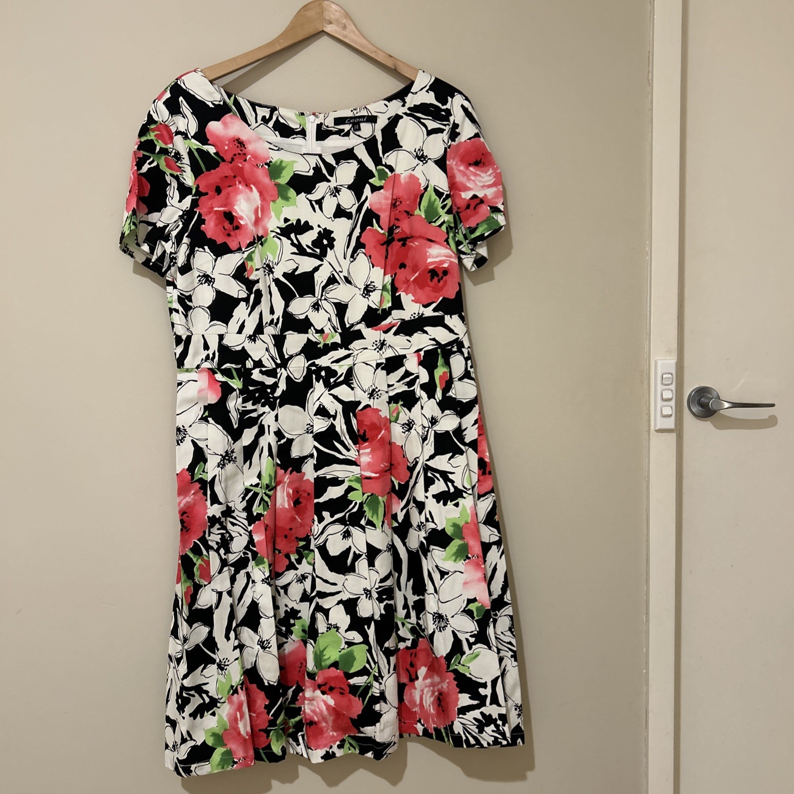 White, Black And Pink Floral Fit And Flare Dress Size 14