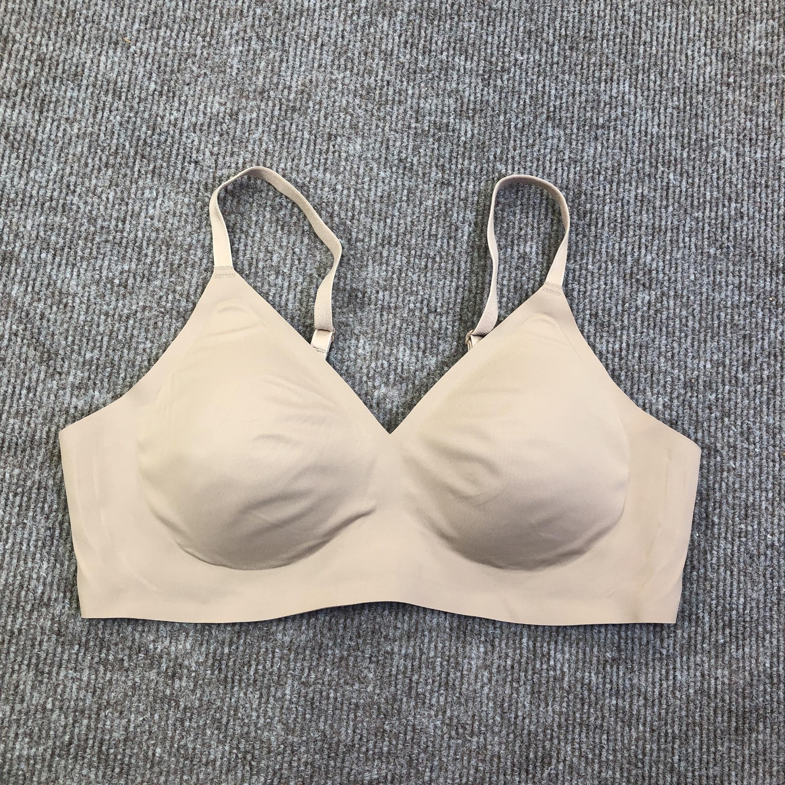 EBY Bra Bralette Womens Medium Beige Seamless Wireless Molded Stretch Soft