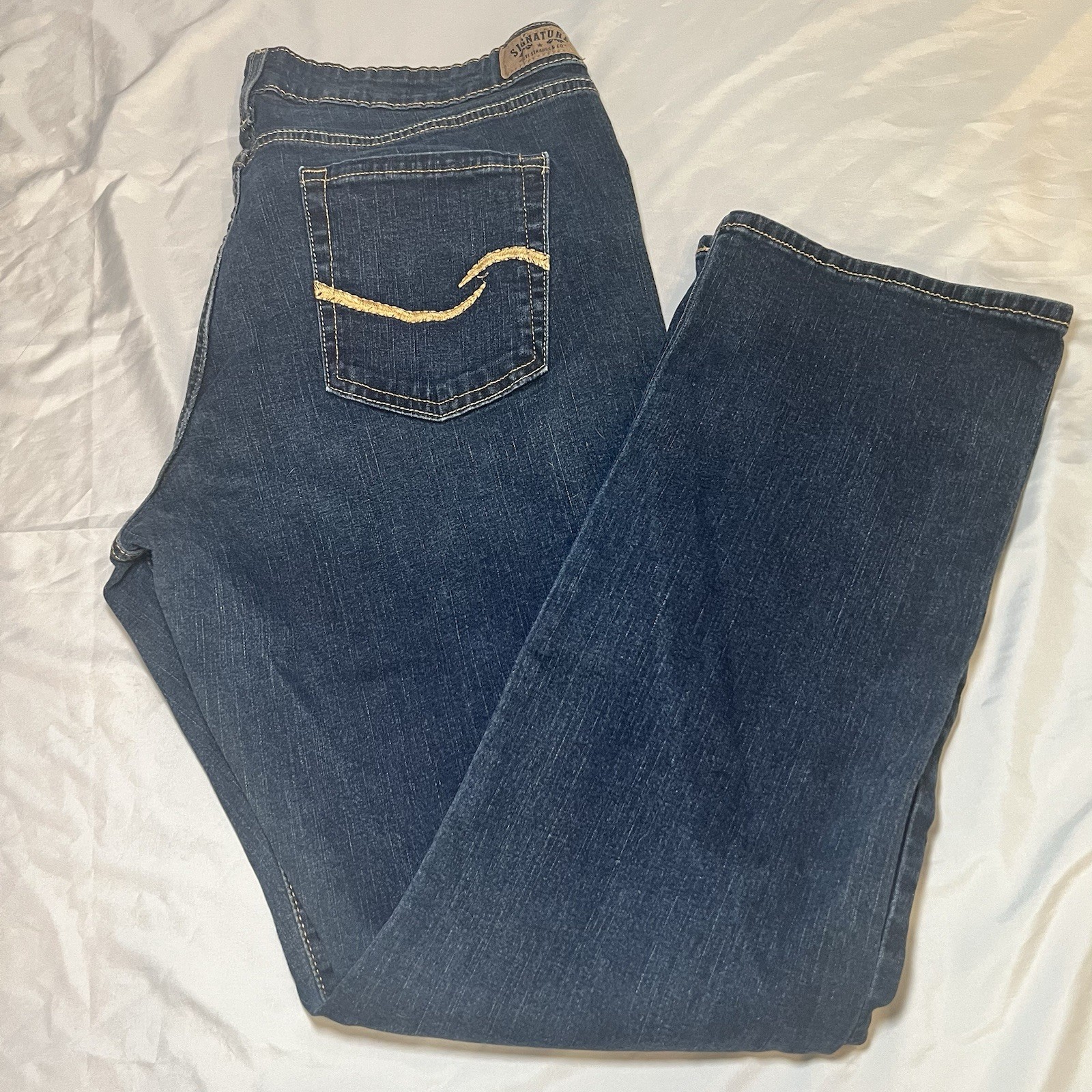 Women’s Signature By Levi Strauss Modern Straight Jeans Dark Wash 18