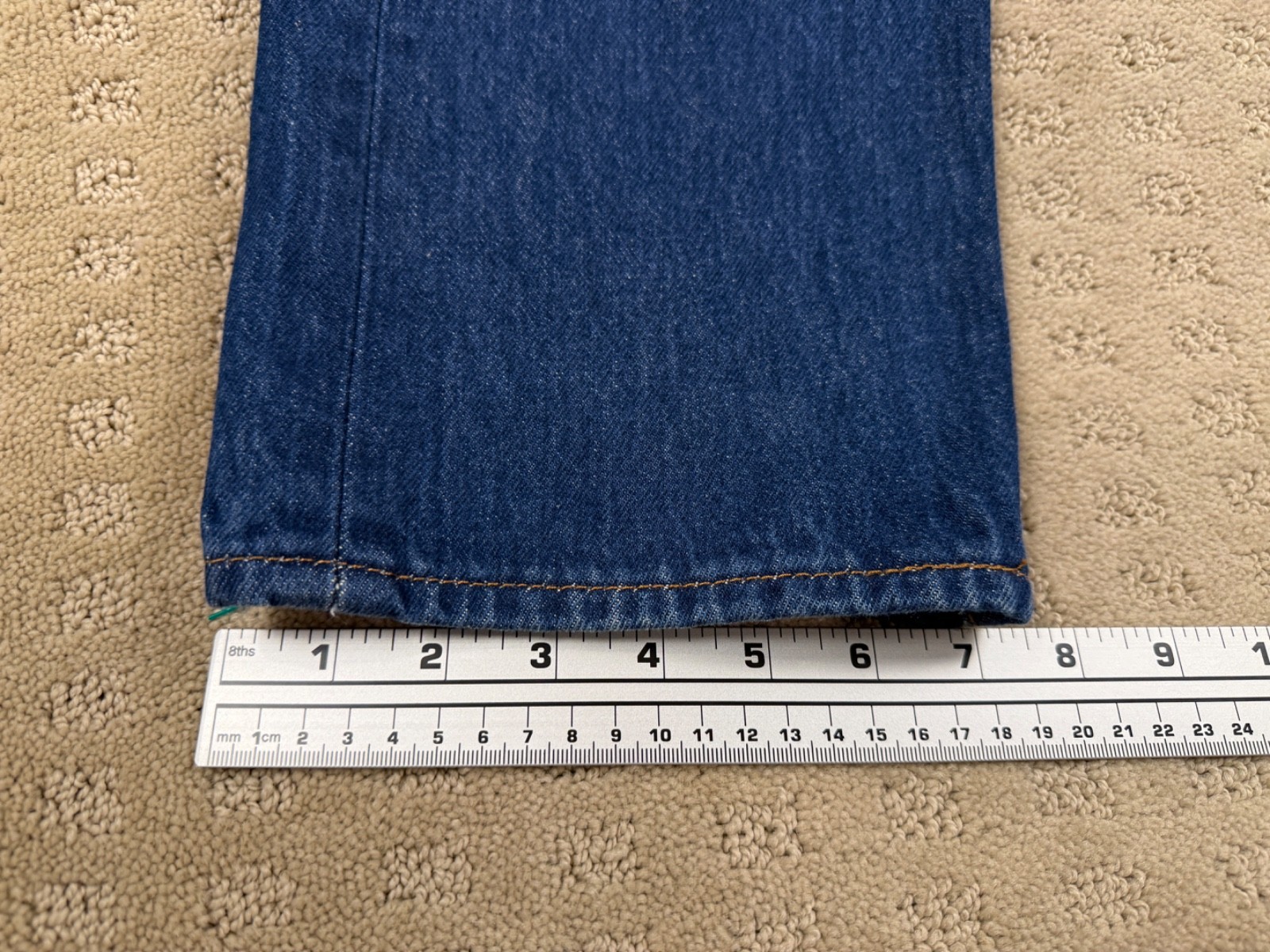 Men’s Levi’s 501 Jeans Button Fly Medium Wash Blue Denim Modern LVC 33×27 #1118